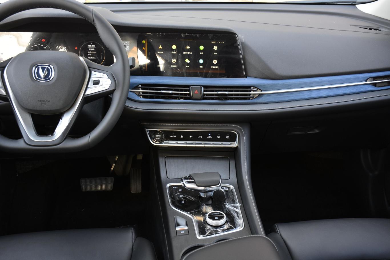 长安cs55纯电版超长续航 智享版中控台整体