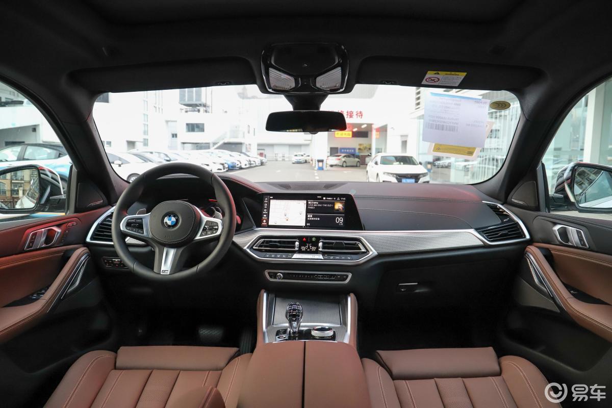 【宝马x62021款xdrive40i m运动套装内饰全景正拍汽车图片-汽车图片