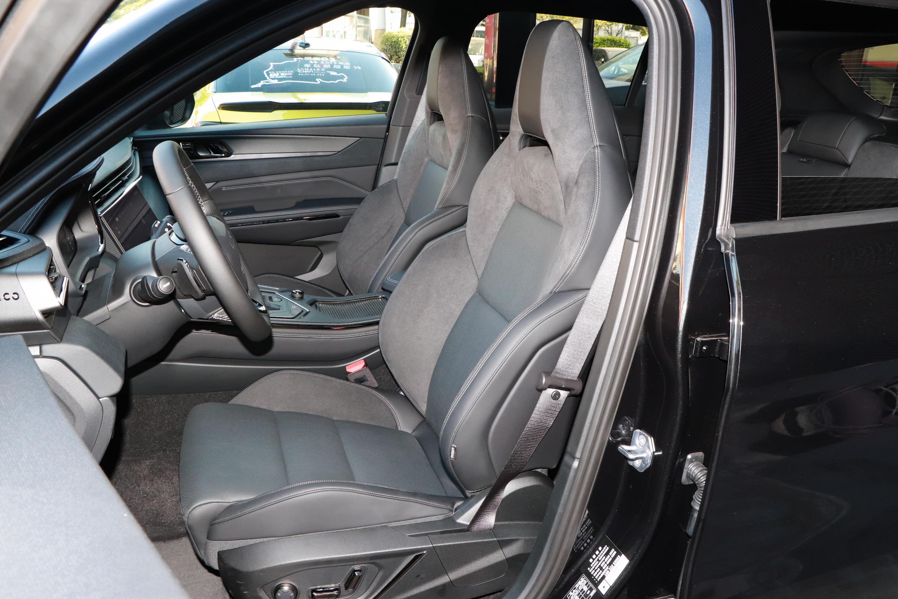 领克01车尾_方向盘_气囊