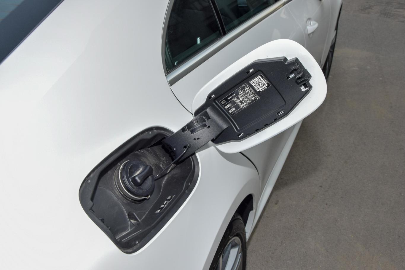 【奔驰cls级cls 260油箱盖图片-汽车图片大全】-易车