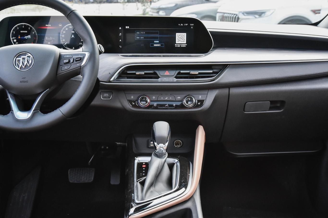 别克gl6轻混 323t 互联尊贵型中控台整体