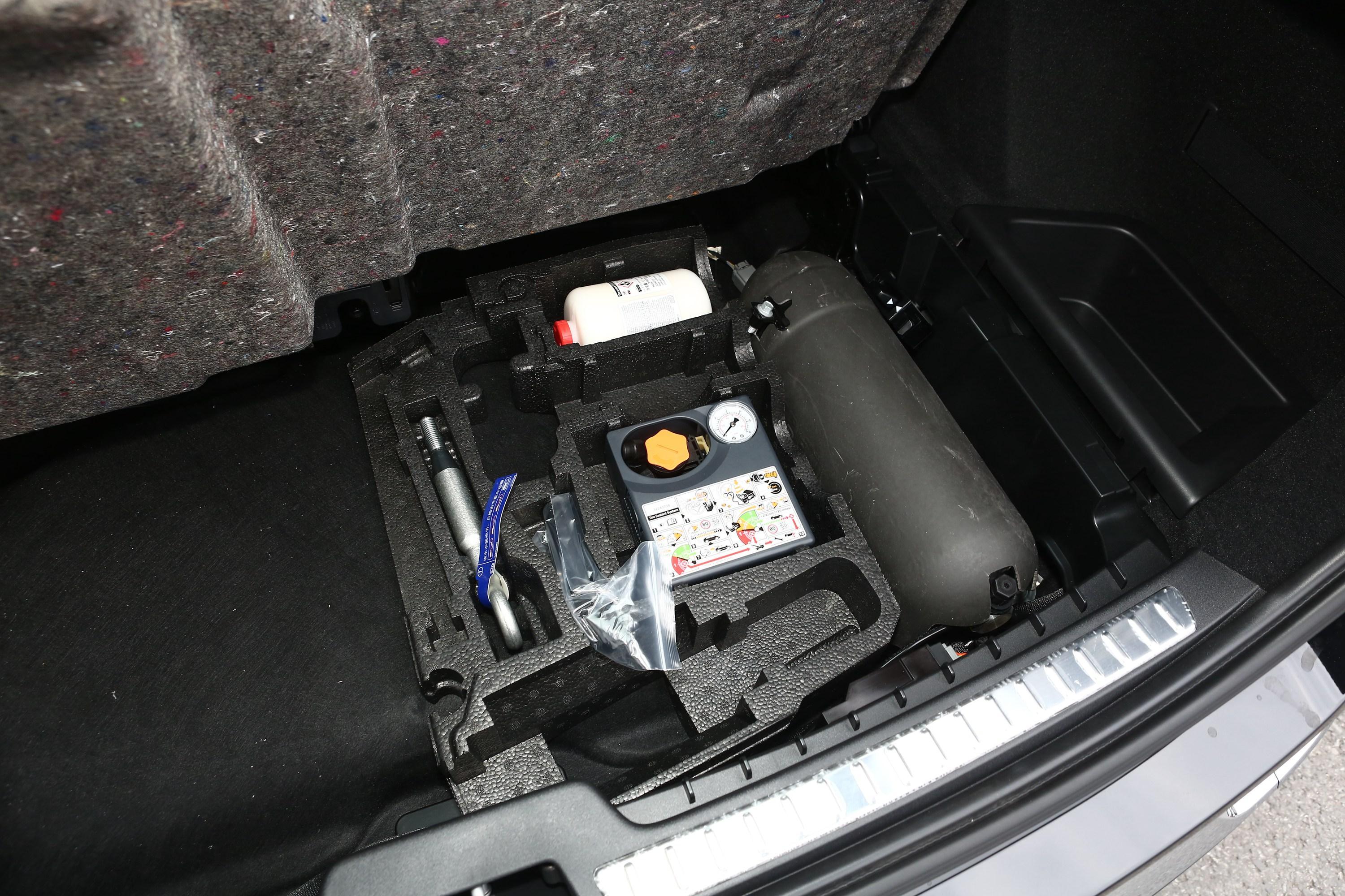 沃尔沃xc90 插电混动车头_方向盘_气囊