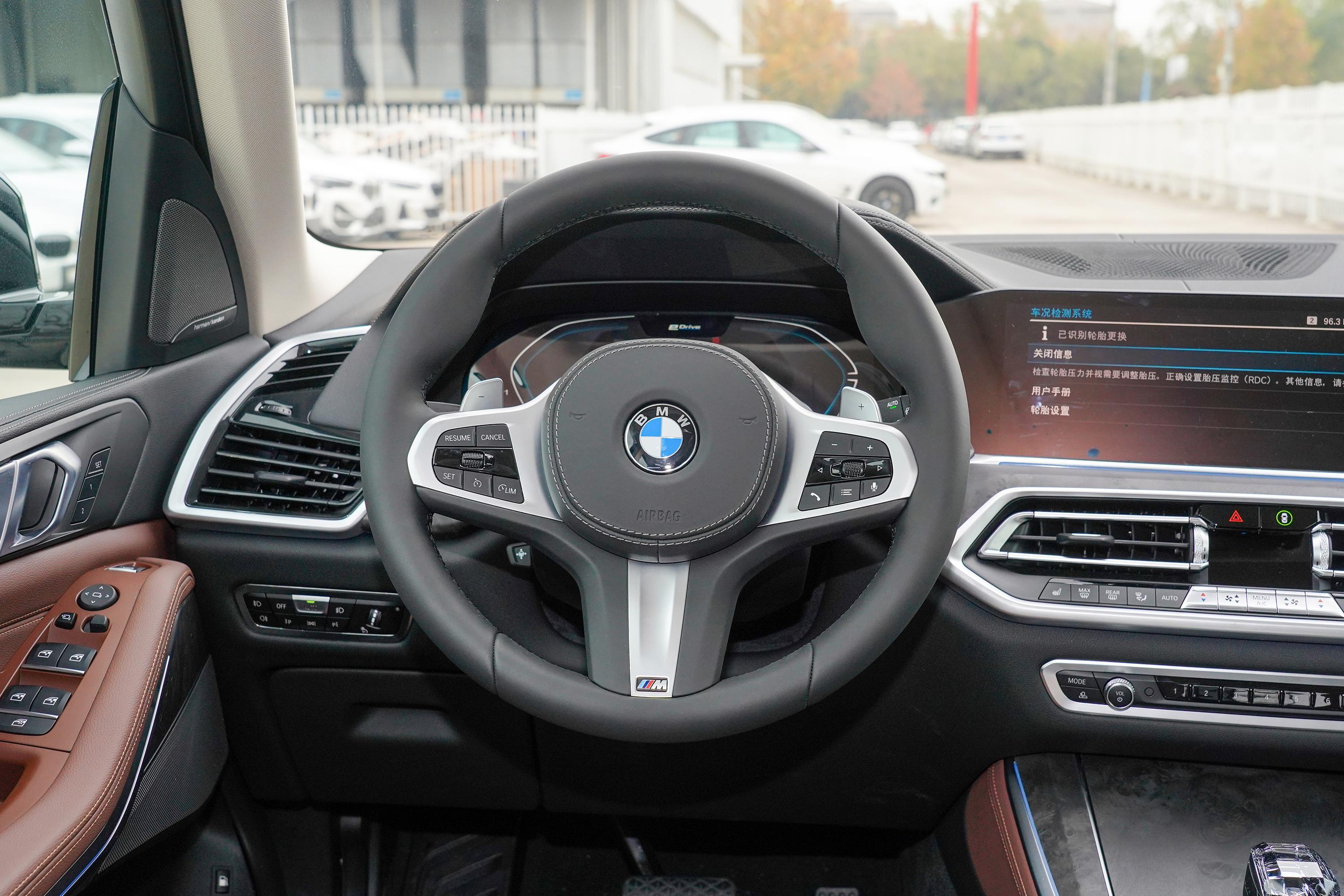 宝马x5插电混动车身座椅气囊