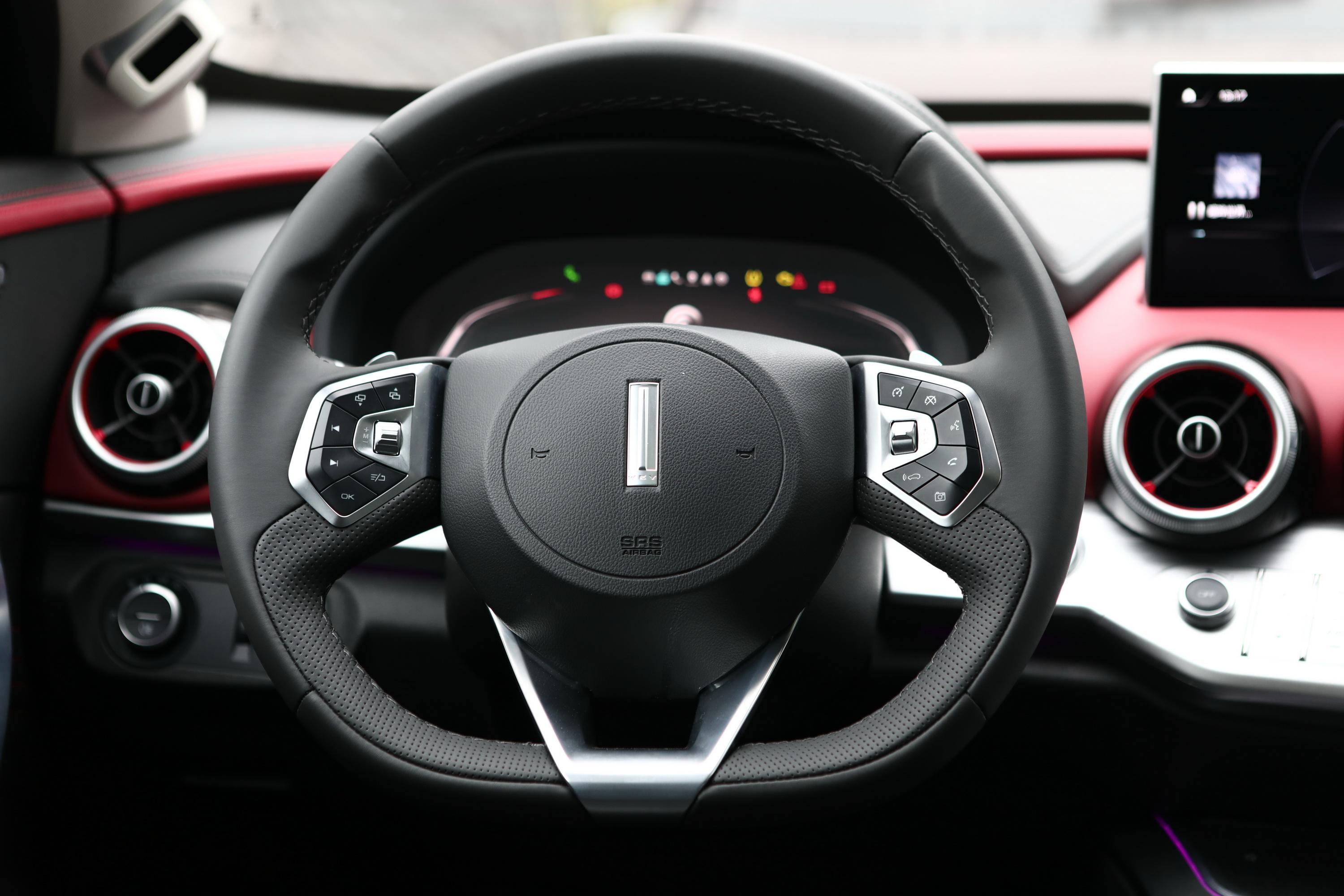 先看下wey vv7 gt的外观,wey vv7 gt前脸整体走