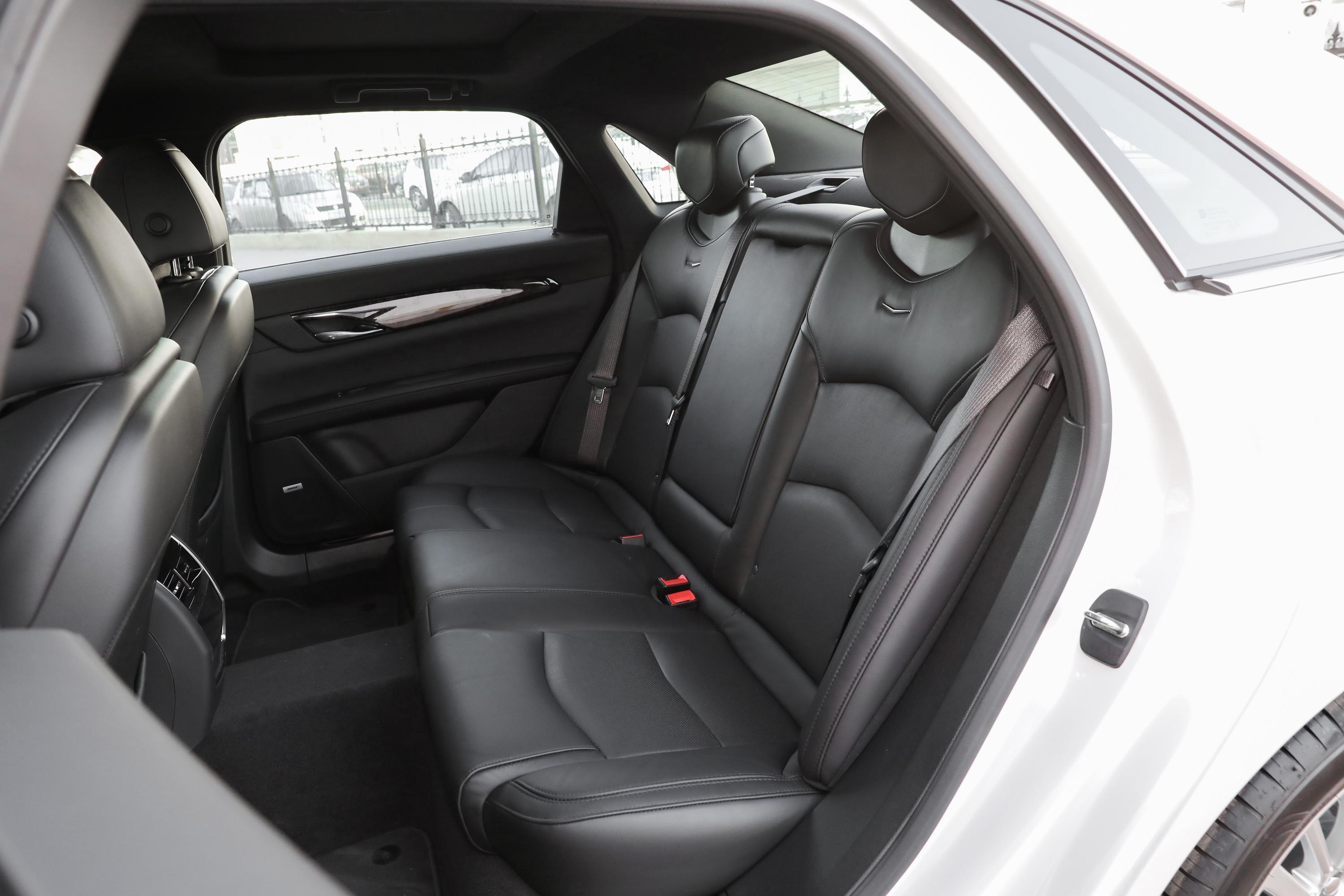 凯迪拉克ct6内饰后排动力