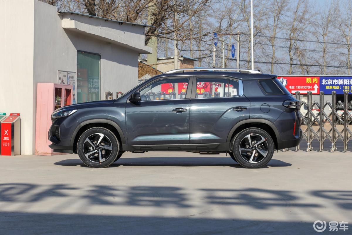 【现代ix352021款240t gdi 双离合 两驱 旗舰版top正侧车头向左水平