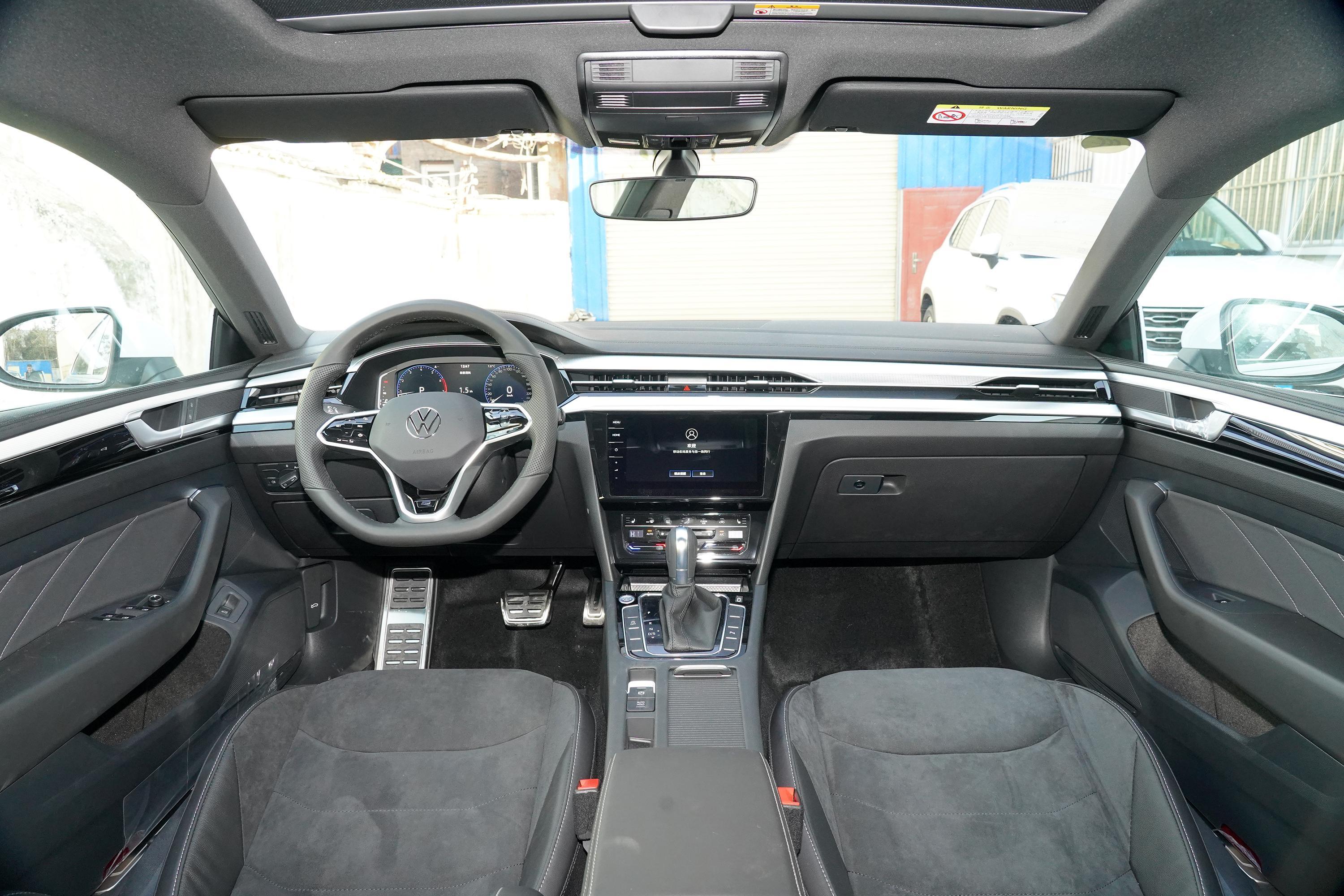 2020款大众cc的整体外观和内饰造型和老款车型相同,外观主要变化在