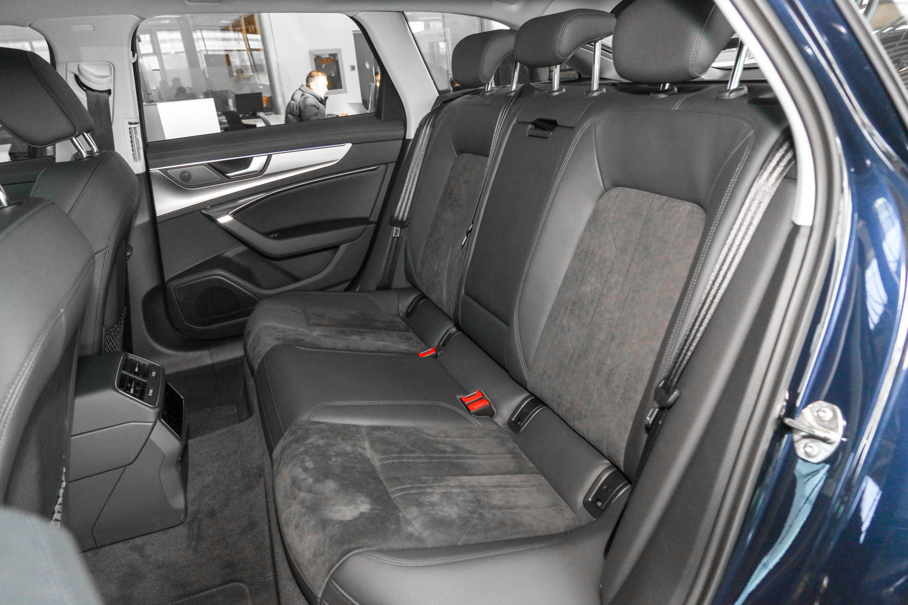 奥迪a6内饰_空间_发动机