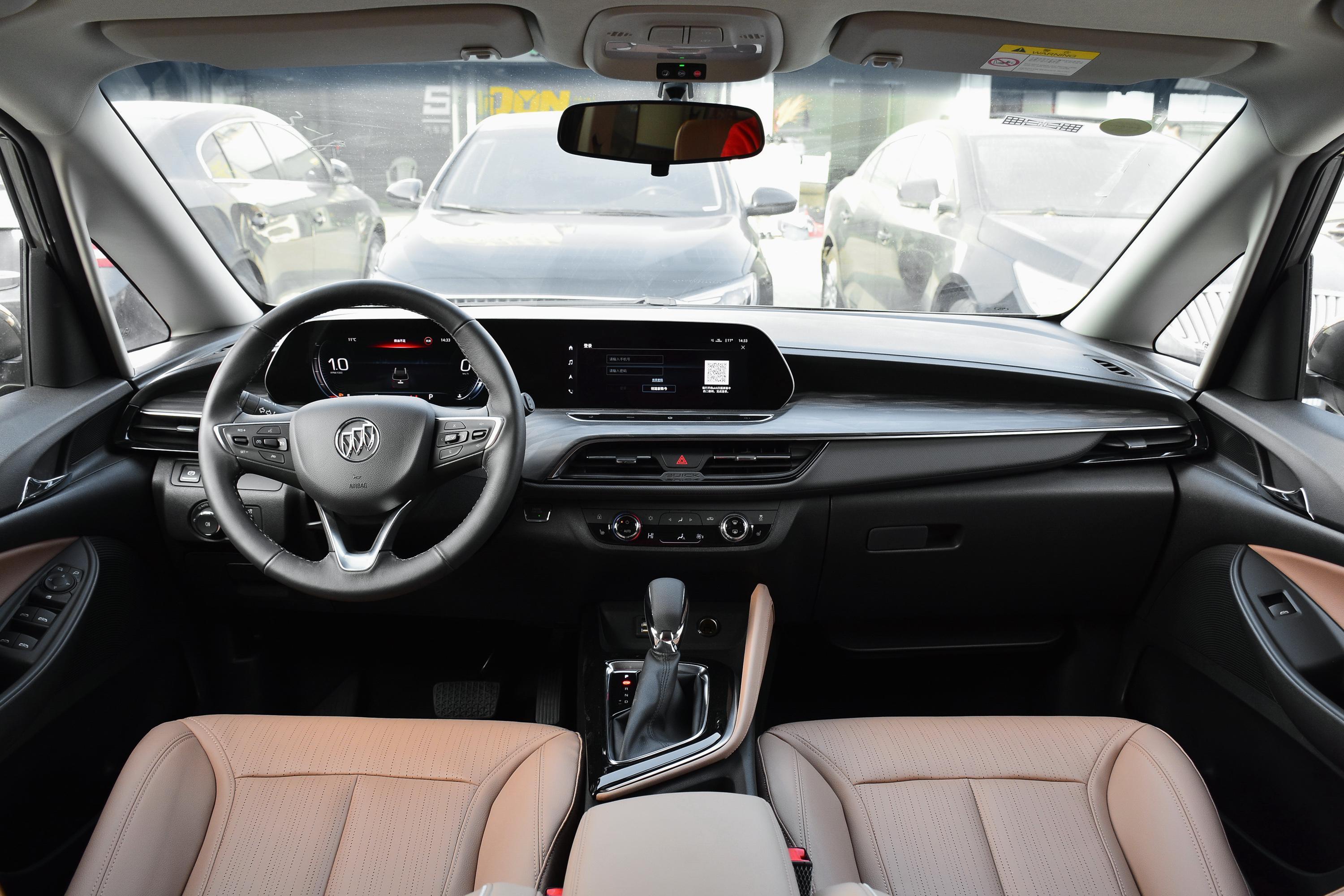 gl6的内饰设计也是延续了别克的家族式设计风格,悬浮式的中控屏以及全