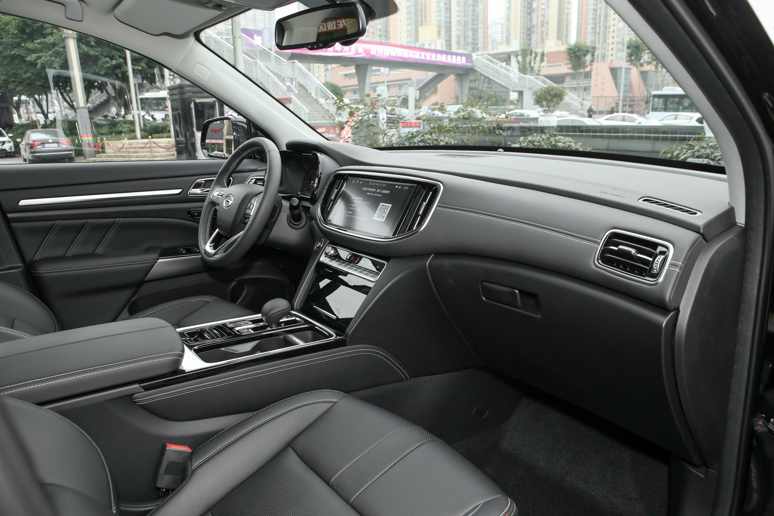 传祺gs8内饰_空间_发动机
