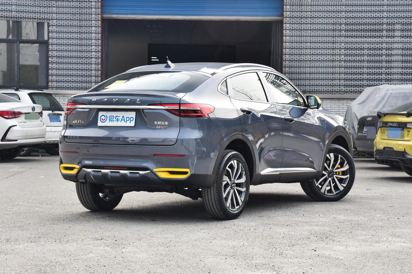 哈弗f7x2.0t 双离合 四驱 极智性能版侧后45度车头向右水平