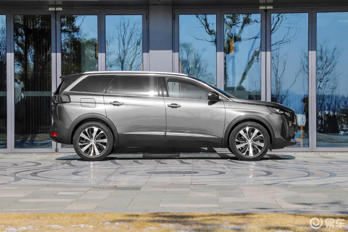 【标致50082021款顶配版正侧车头向右水平汽车图片-汽车图片大全】