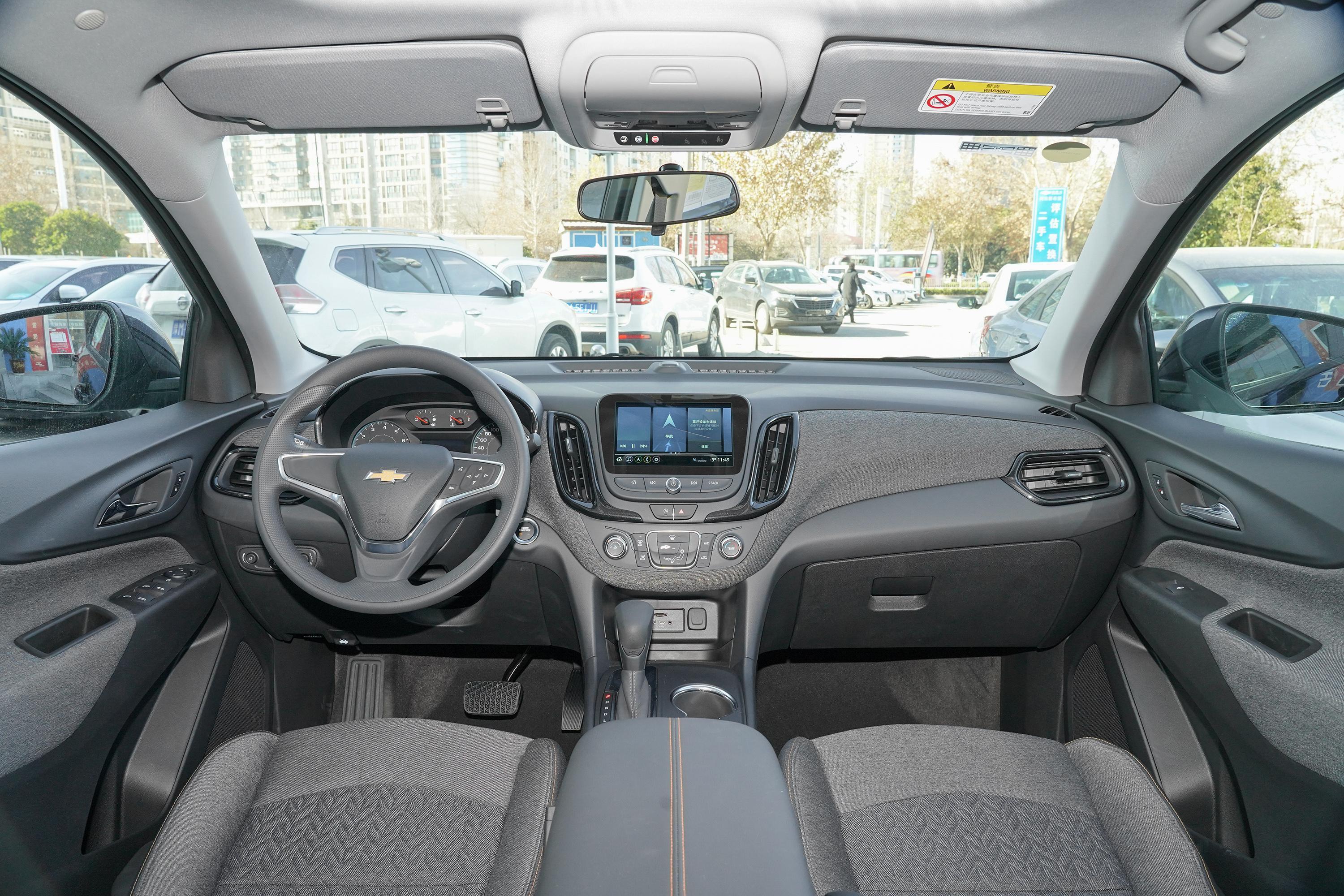 探界者内饰-后排-发动机-易车