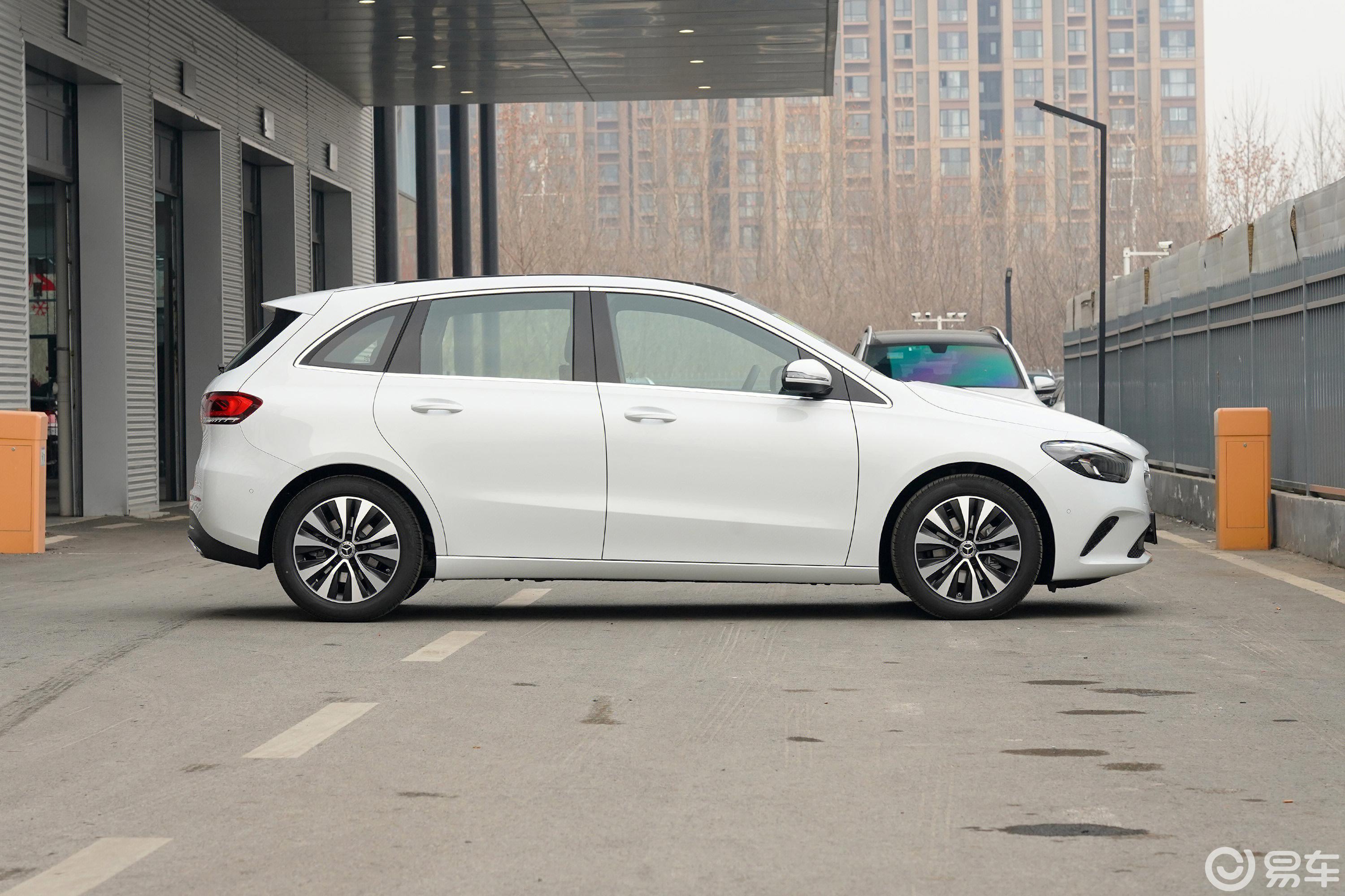 【2021款 b200 动感型汽车图片-汽车图片大全】-易车