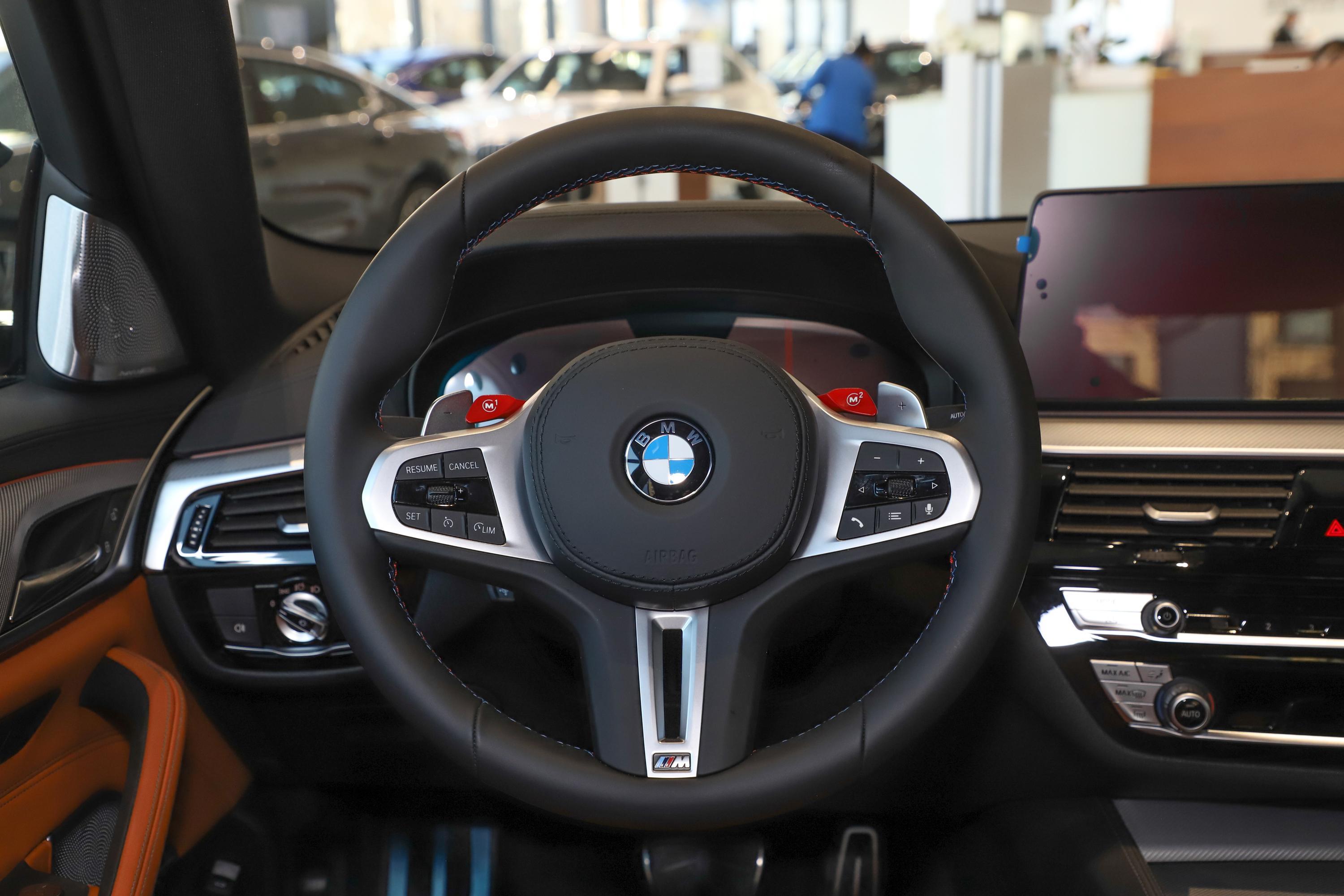 宝马m5车尾-方向盘-气囊-易车
