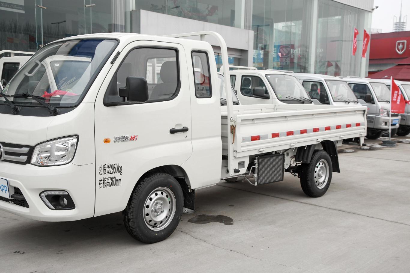 祥菱mm1 国六汽油 1.6l 手动挡 2800轴距 排半载货汽车外观