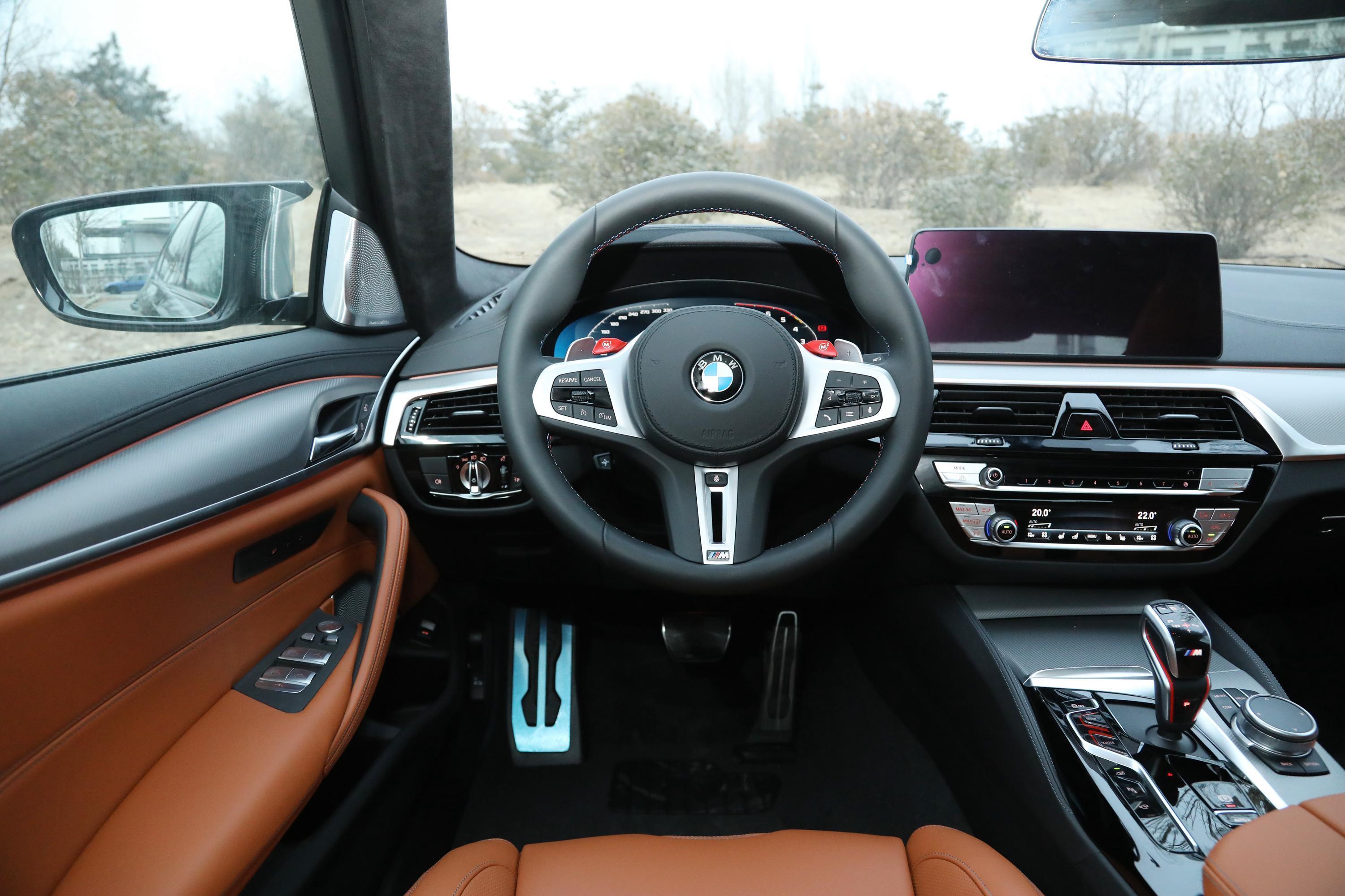 宝马m5车灯_方向盘_气囊