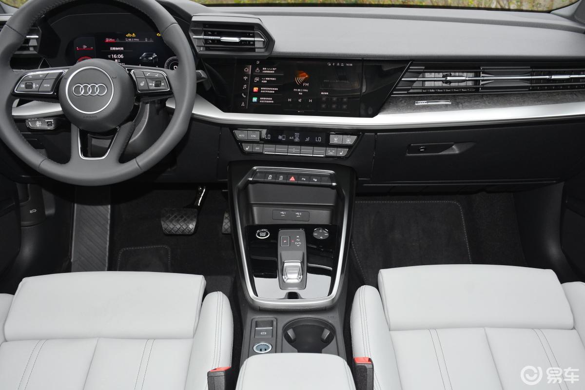 【奥迪a32021款a3l limousine 35 tfsi 豪华致雅型中控台整体汽车图片