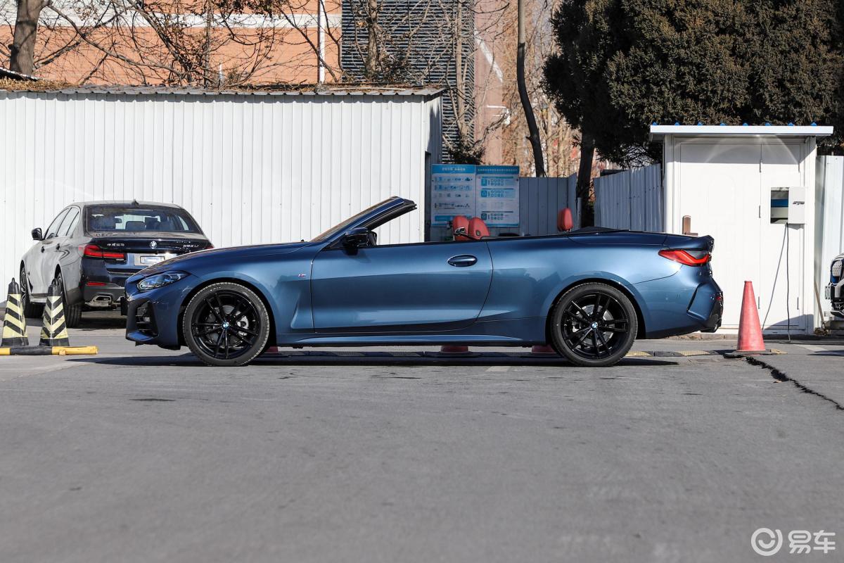 【宝马4系2021款敞篷轿跑车 425i m运动耀夜套装正侧车头向左水平汽车