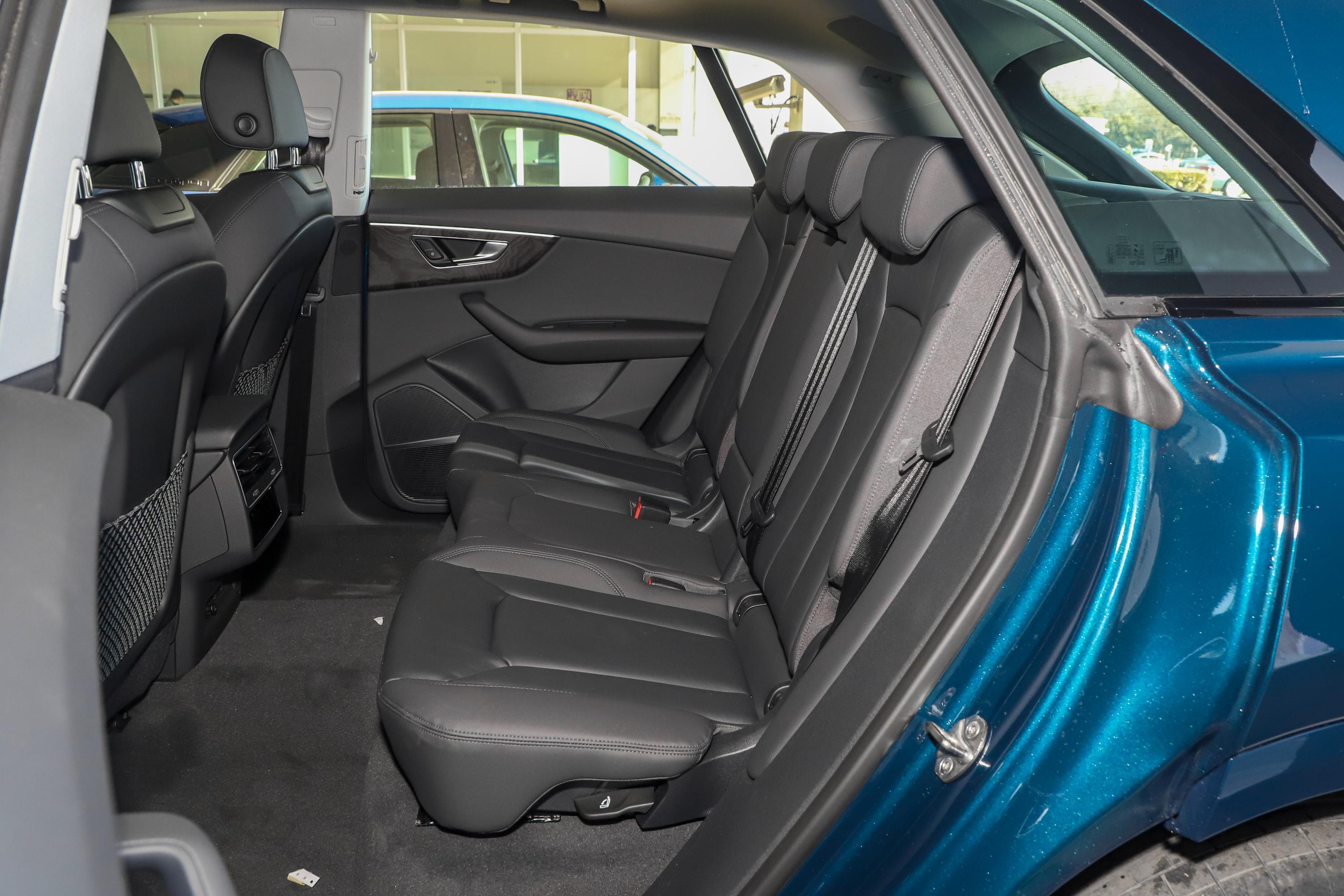 【易车摘要频道】下列精选内容摘自于《奥迪q8 空间大才真舒适》的