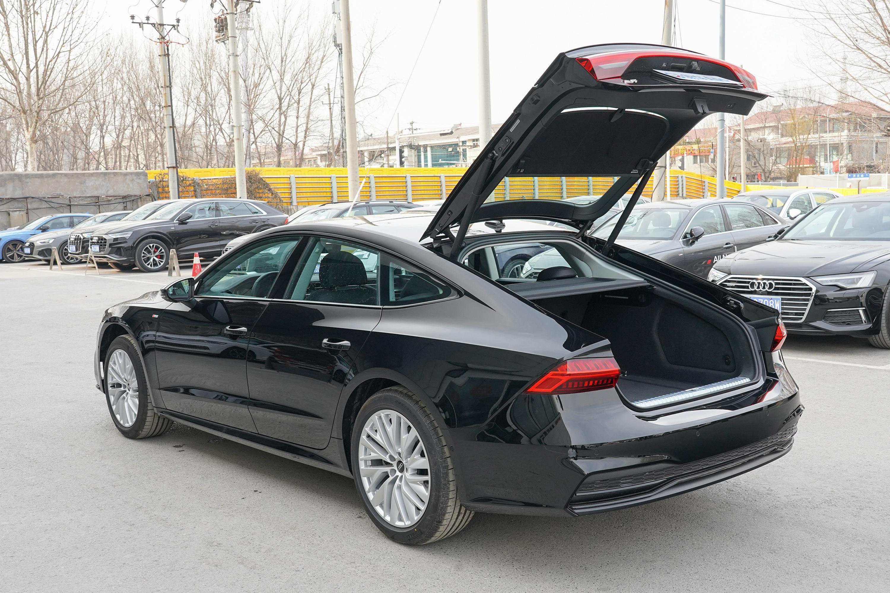 奥迪a7车尾_方向盘_气囊