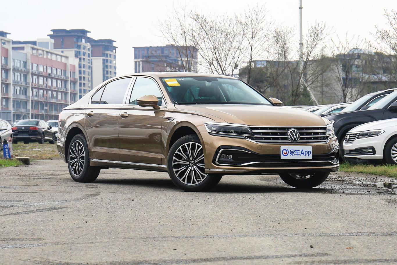 辉昂380tsi 豪华版侧前45度车头向右水平