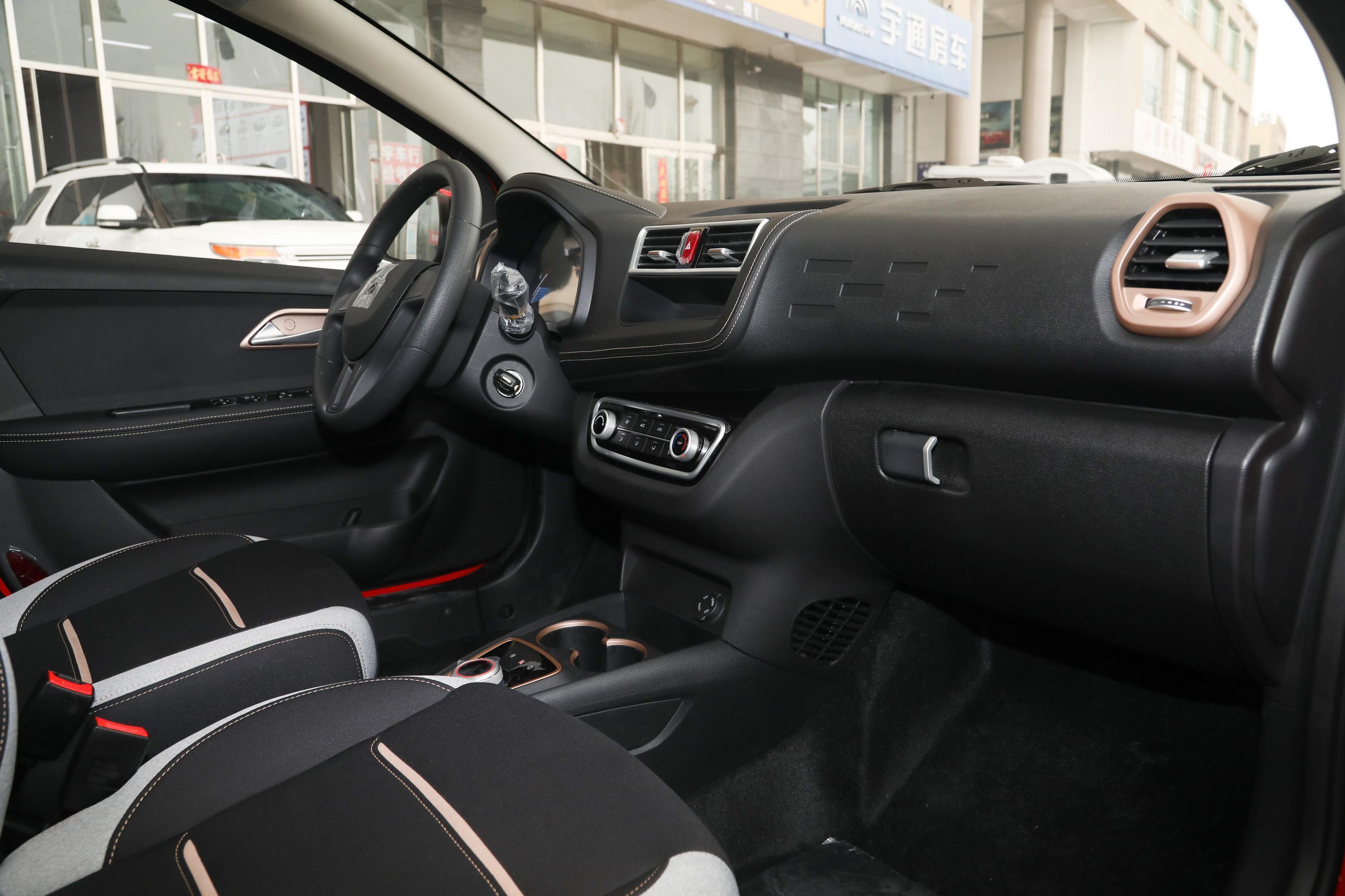 思皓e10x车头_座椅_气囊