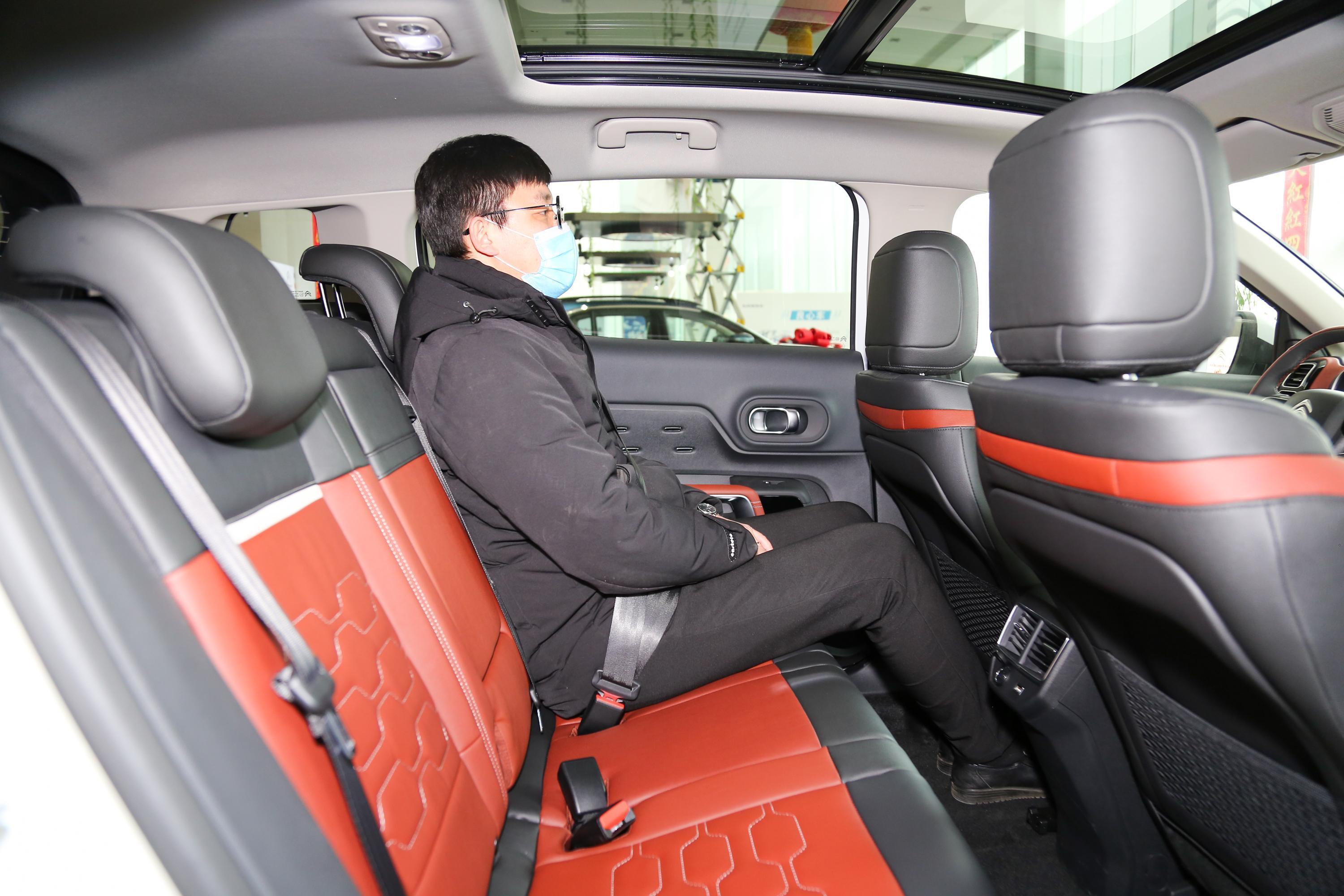 天逸c5aircross内饰后排发动机