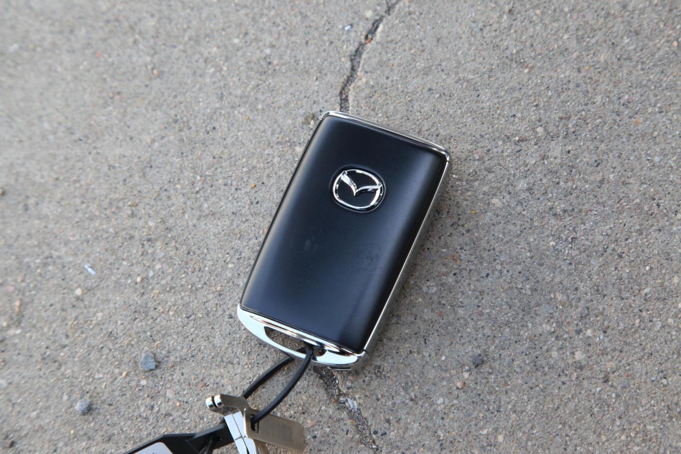 马自达3 昂克赛拉1.5l 自动质型版钥匙正面