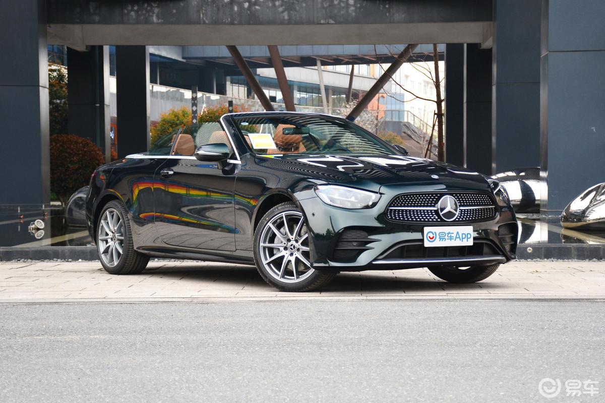 【奔驰e级(进口)2021款e 260 4matic 敞篷轿跑车大灯侧45度俯拍汽车