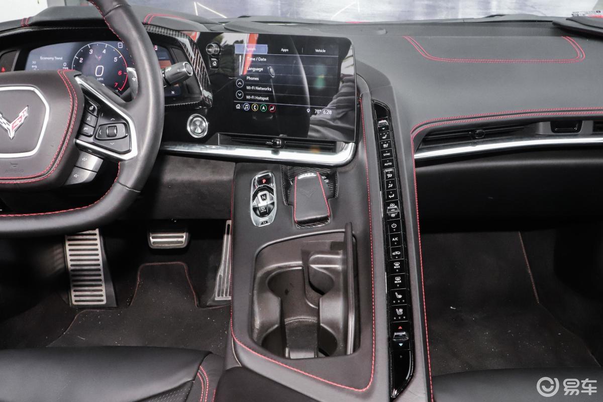 【科尔维特2020款c8 convertible中控台整体汽车图片-汽车图片大全】