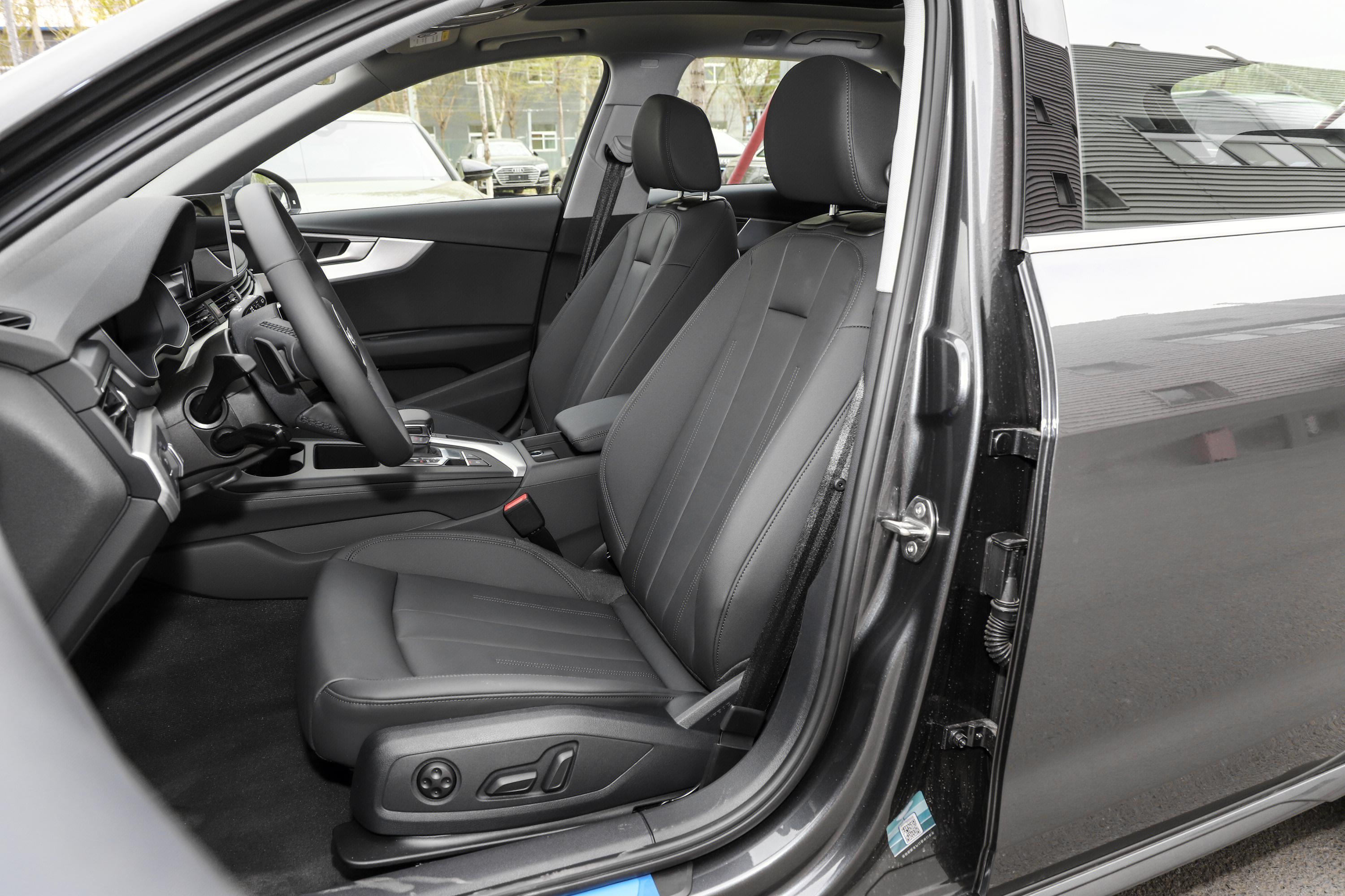 奥迪a4(进口)车尾_座椅_气囊