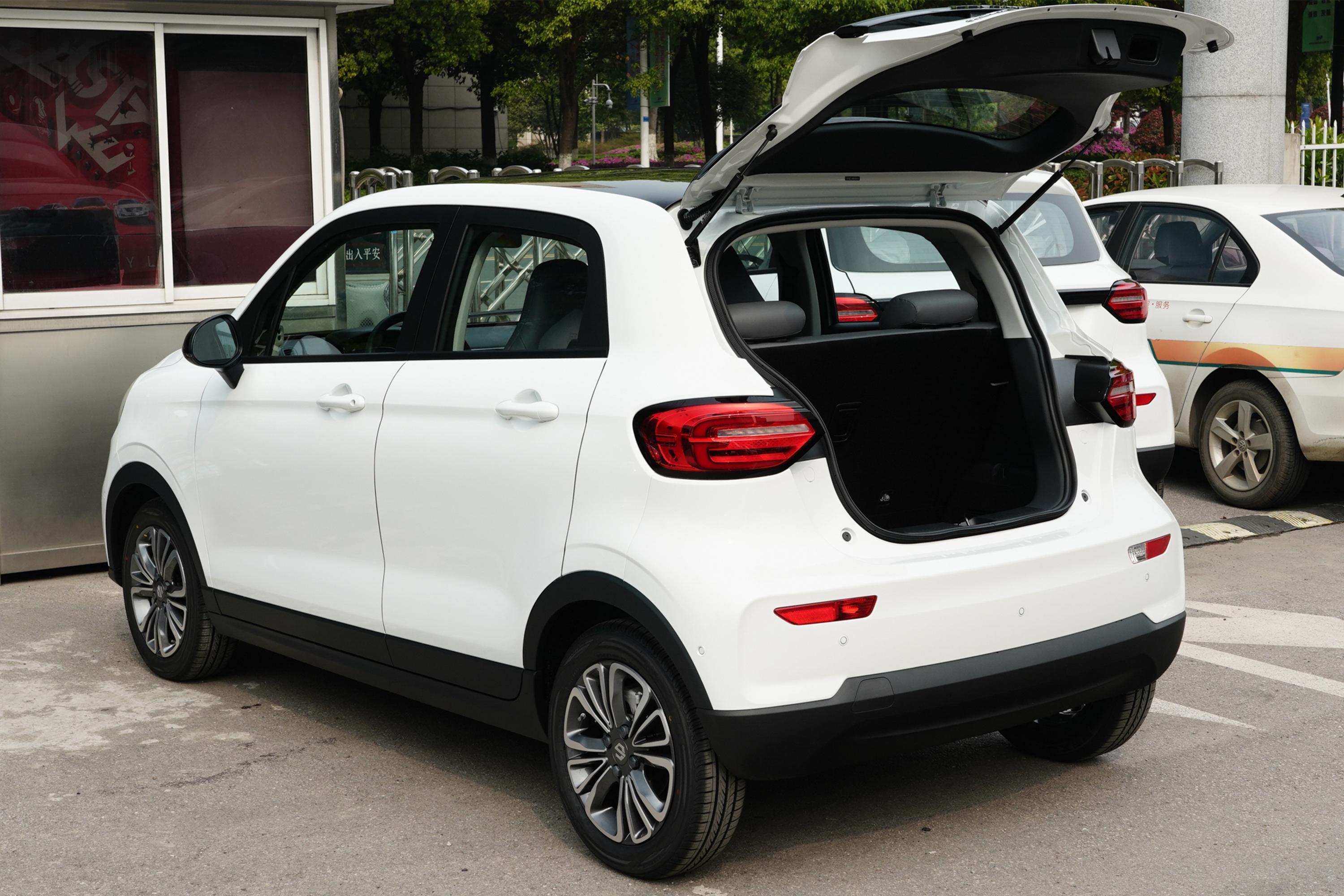 零跑t03车尾_座椅_气囊