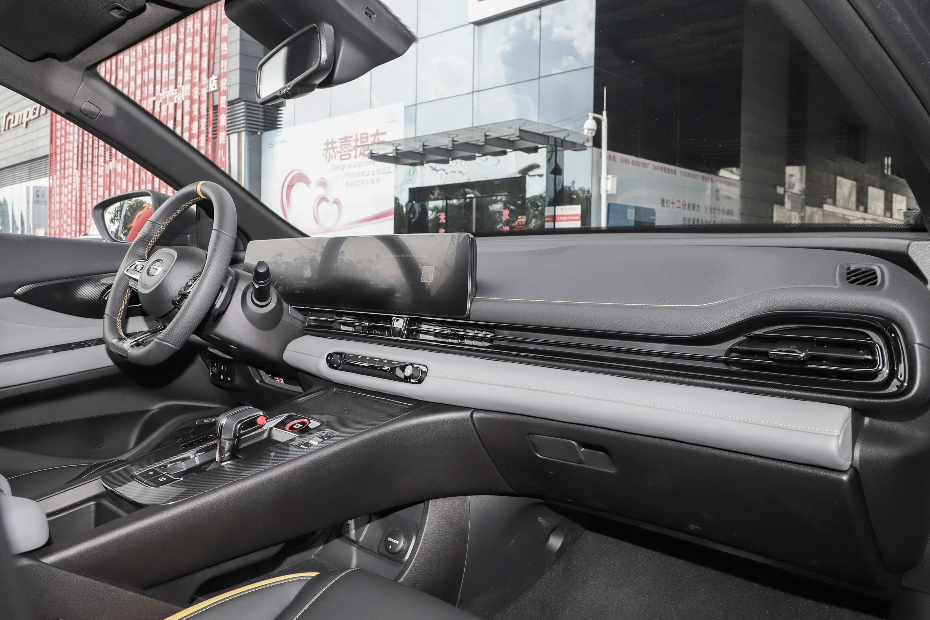 影豹机盖-空间-发动机-易车