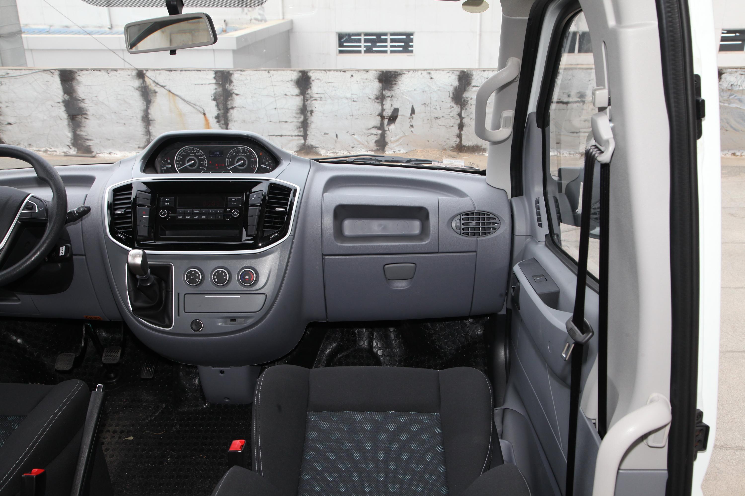 上汽大通maxusv80车尾内饰扭矩