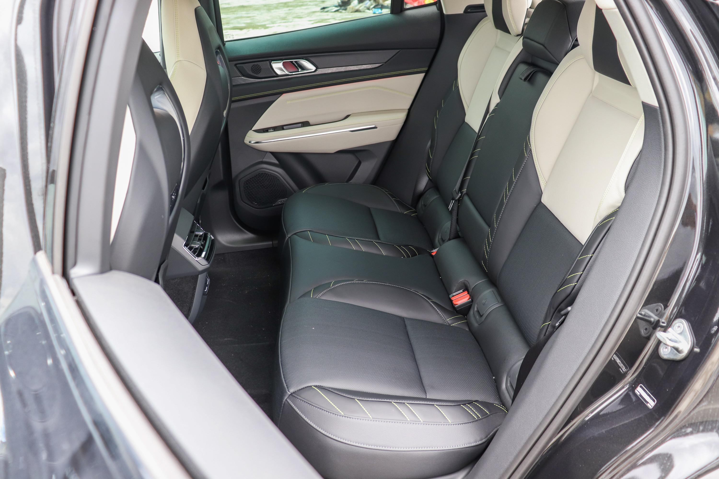 领克05车身-座椅-气囊-易车