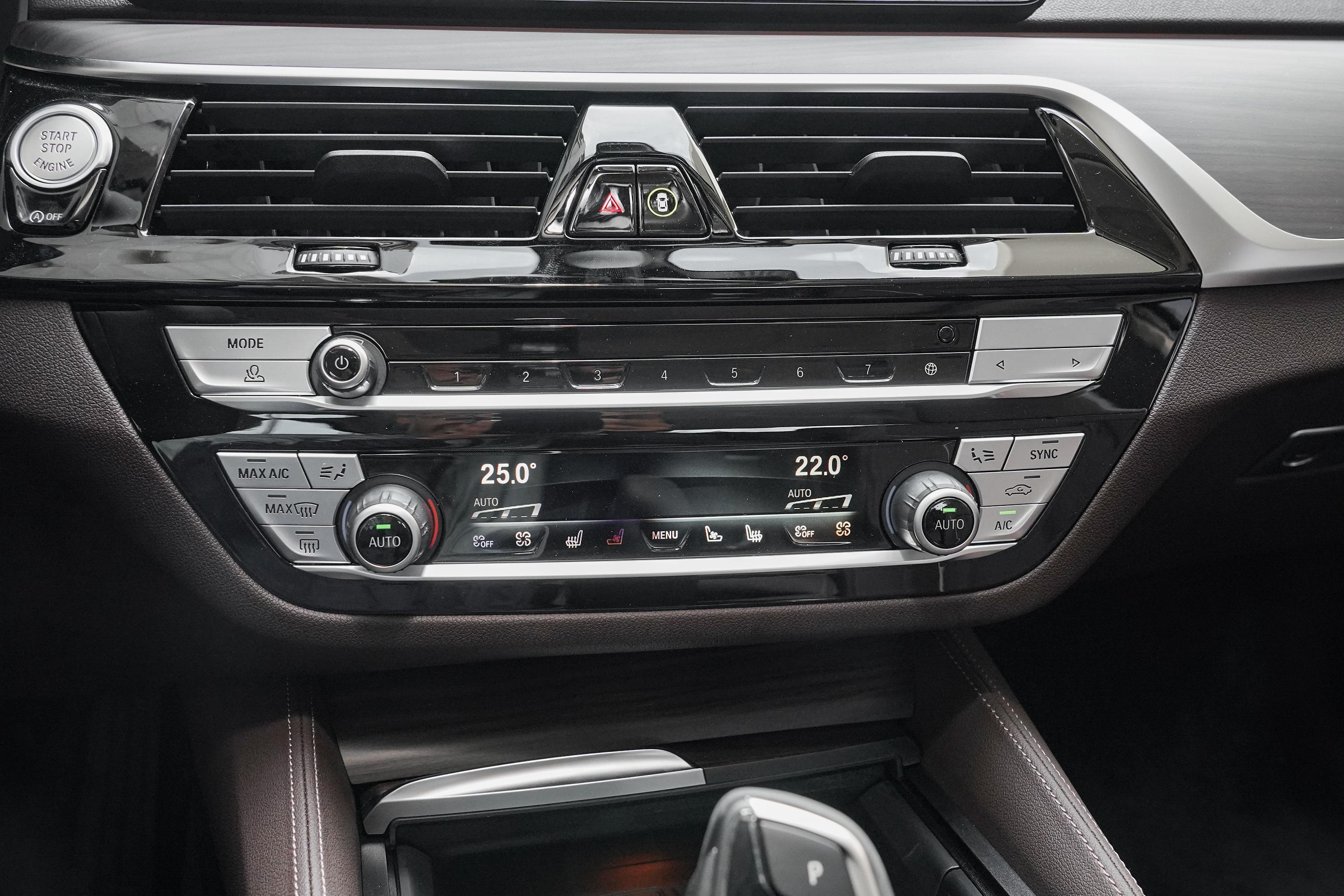 宝马5系大灯_方向盘_气囊