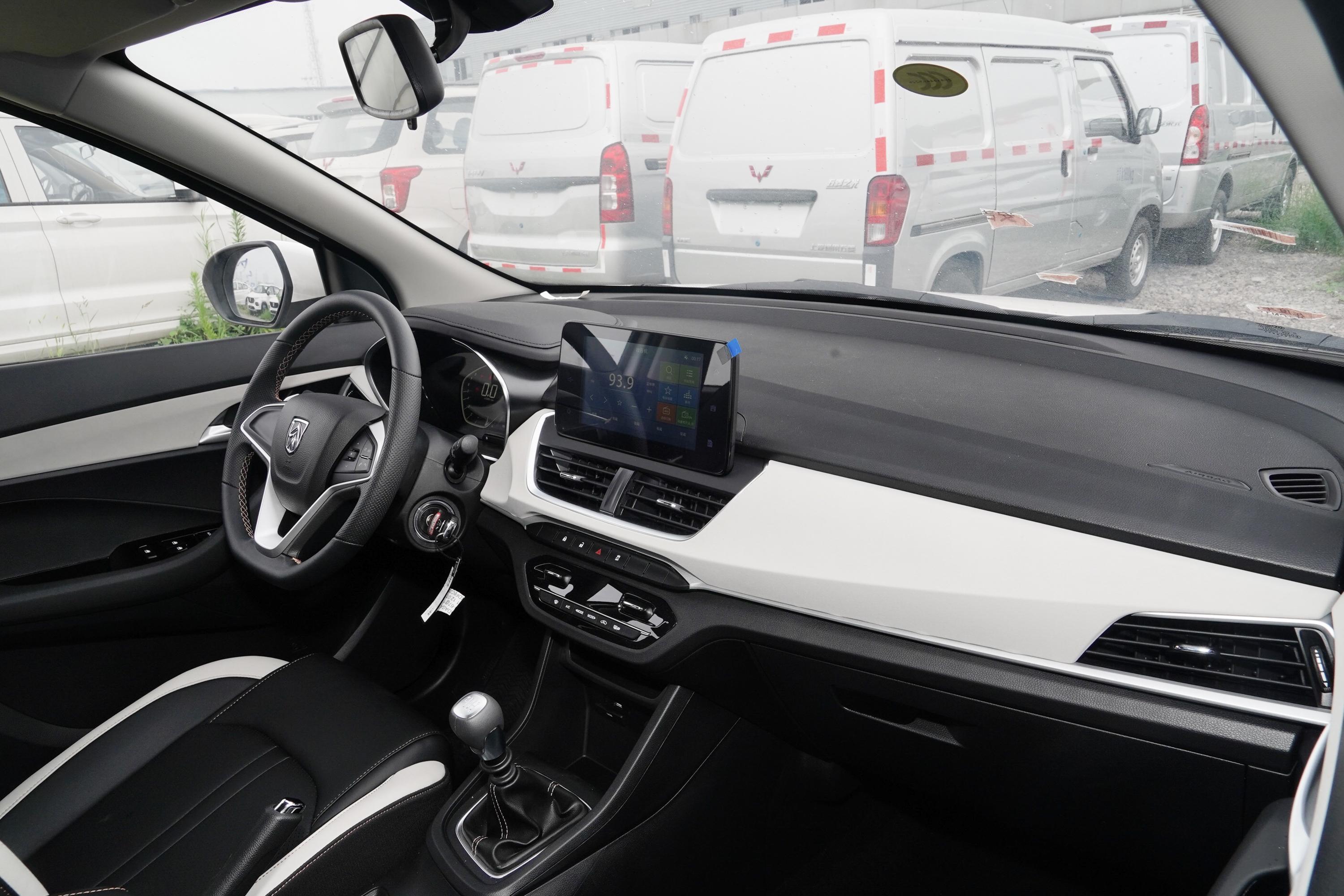 宝骏360内饰-后排-动力-易车