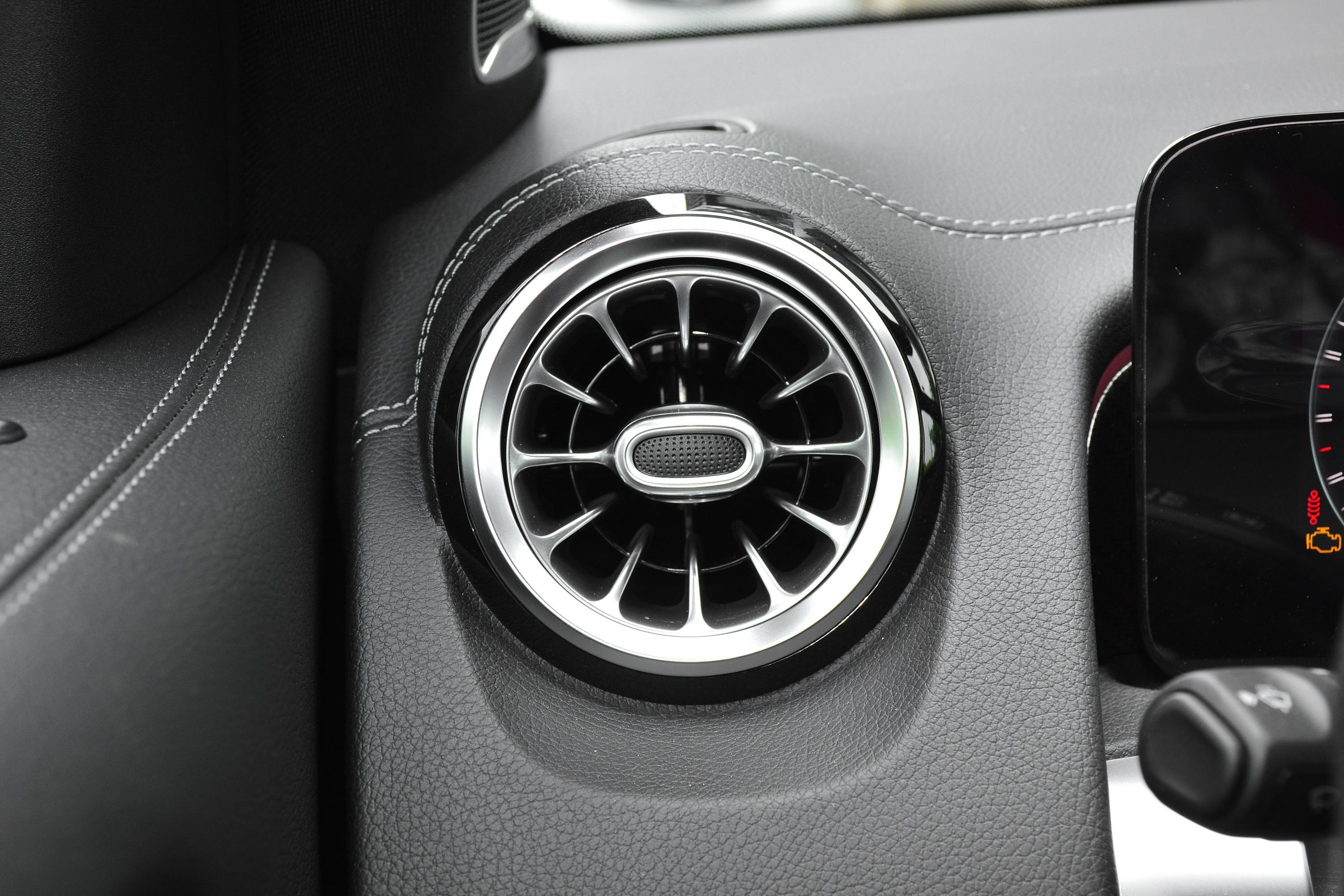 奔驰glb amg大灯_方向盘_气囊