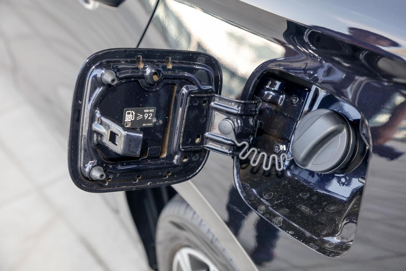 5l cvt尊贵型油箱盖图片-汽车图片大全】-易车