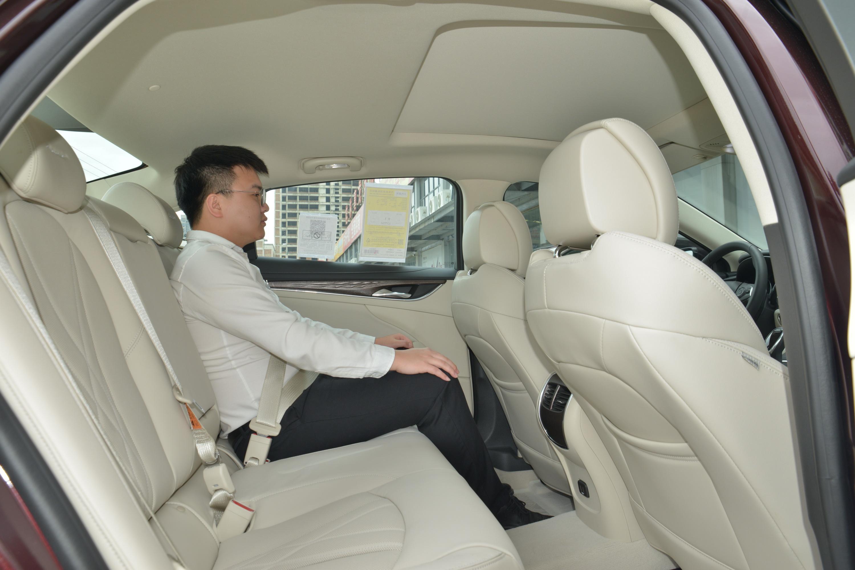 君越内饰-空间-雷达-易车