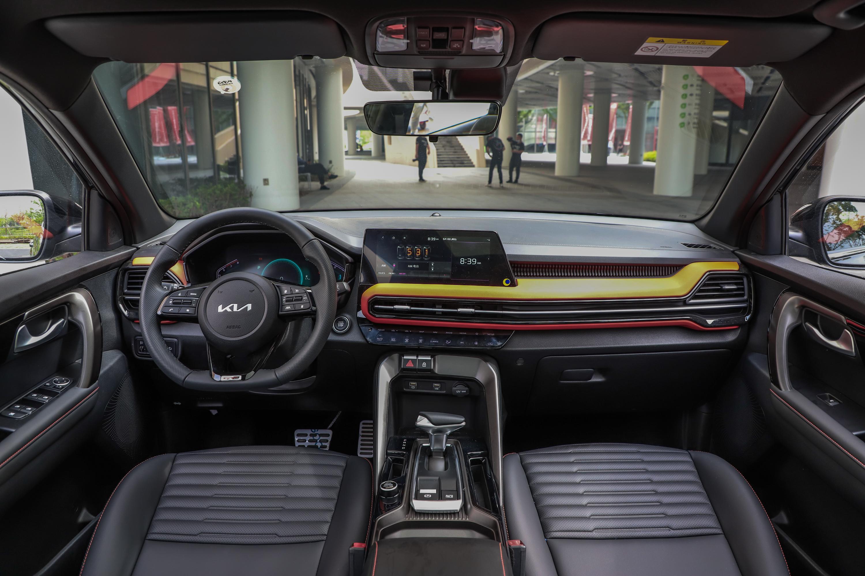 智跑内饰-后排-动力-易车