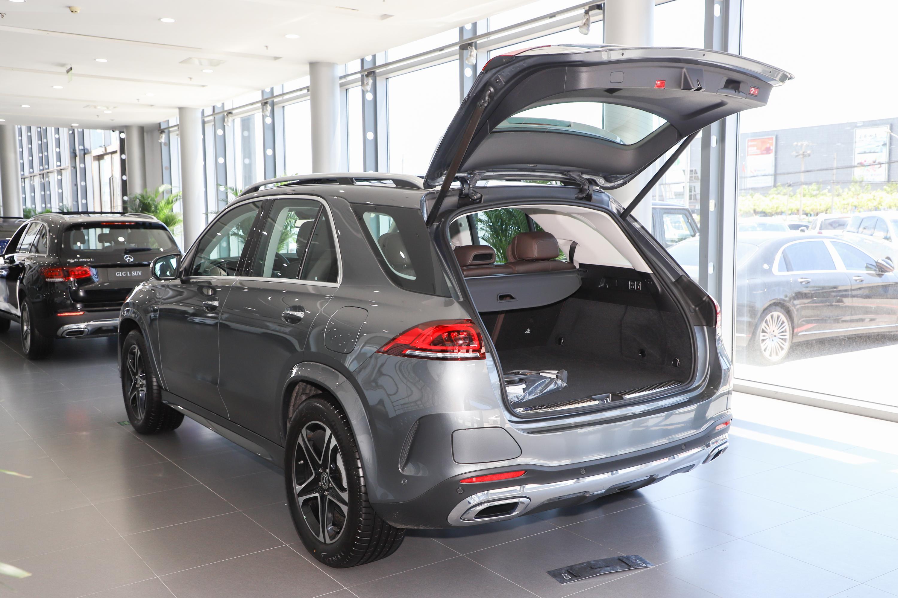 奔驰gle插电混动车灯座椅气囊