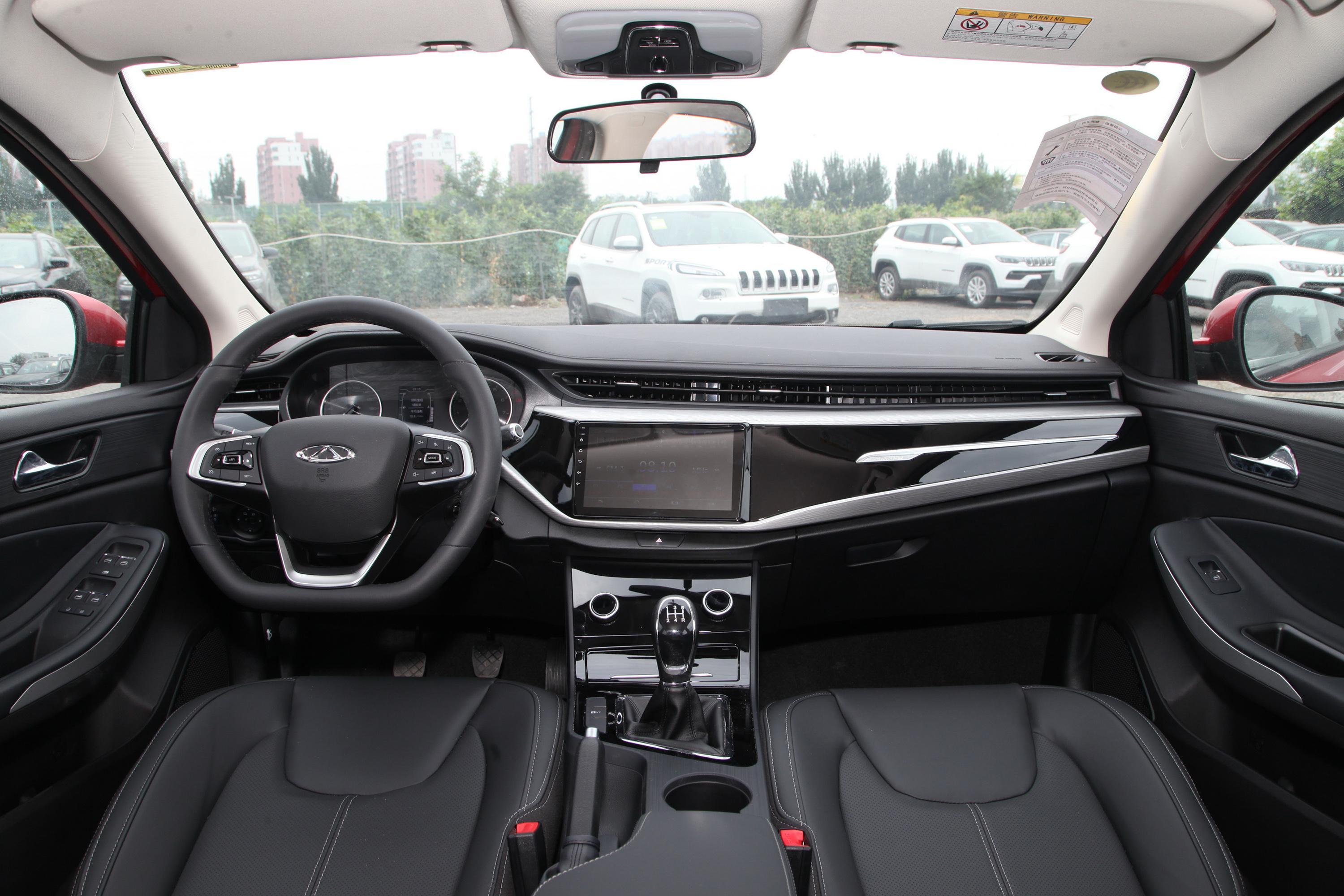 新车还配备了奇瑞最新样式的三幅式多功能方向盘.