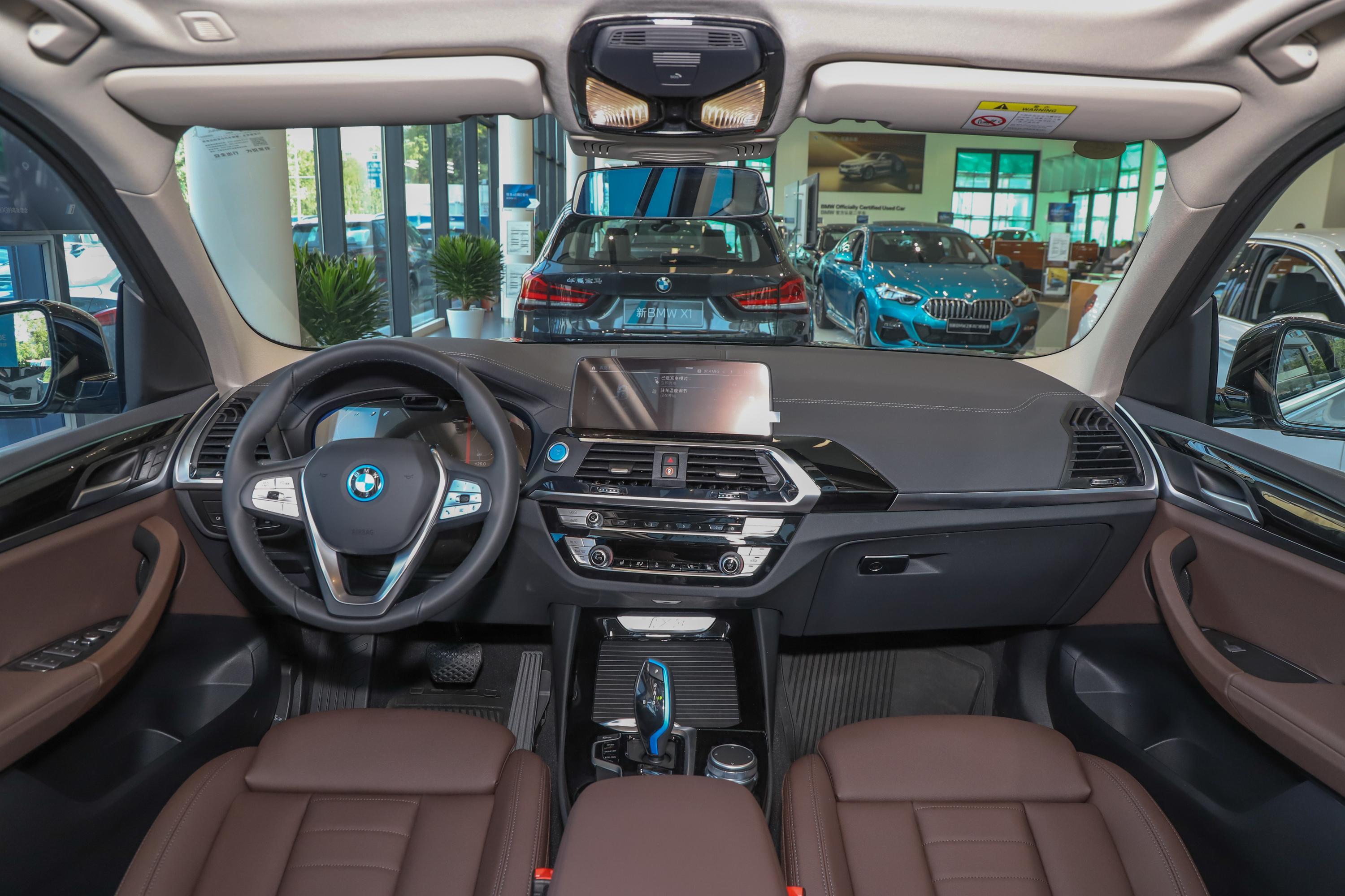 宝马ix3车灯座椅气囊