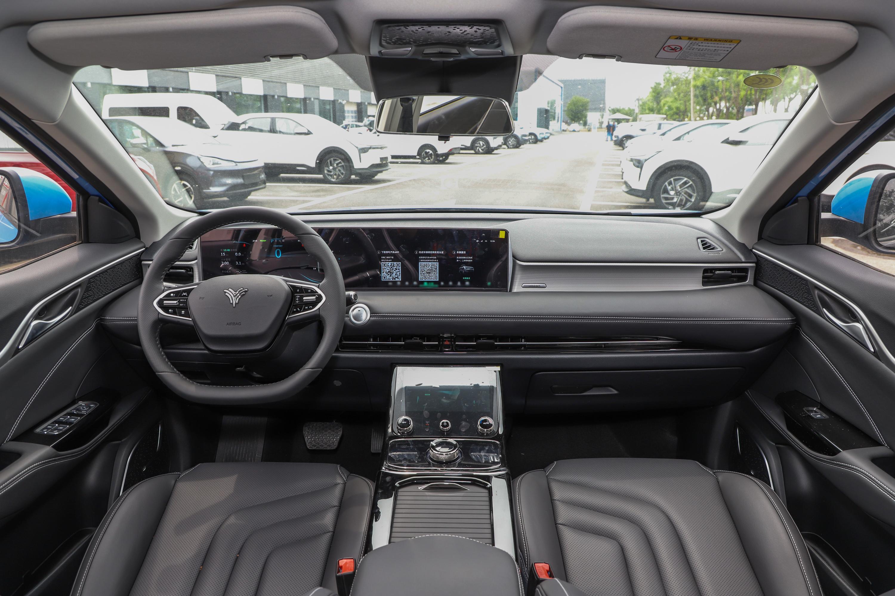 哪吒u车尾-方向盘-气囊-易车