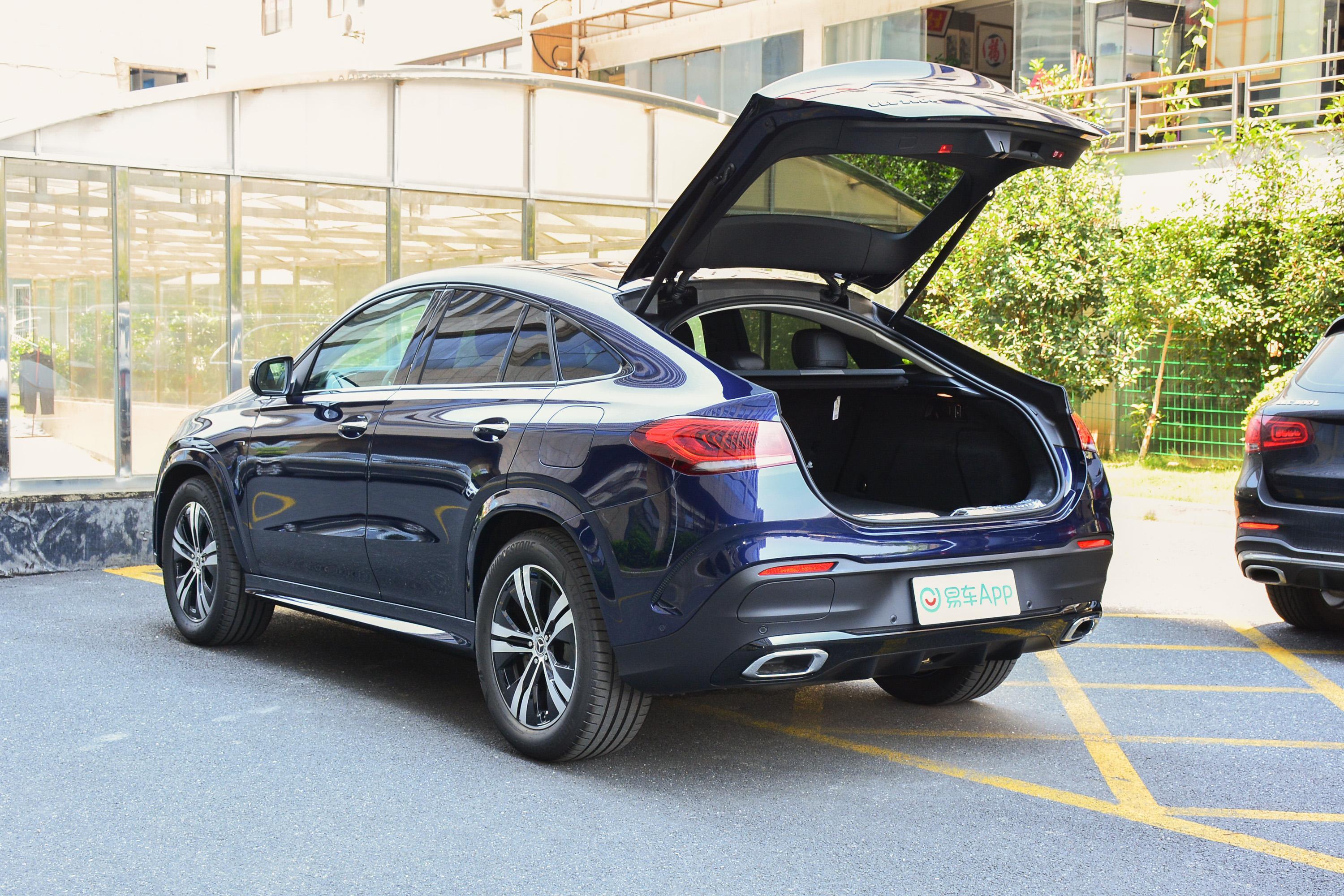 奔驰gle轿跑插电混动车灯方向盘气囊