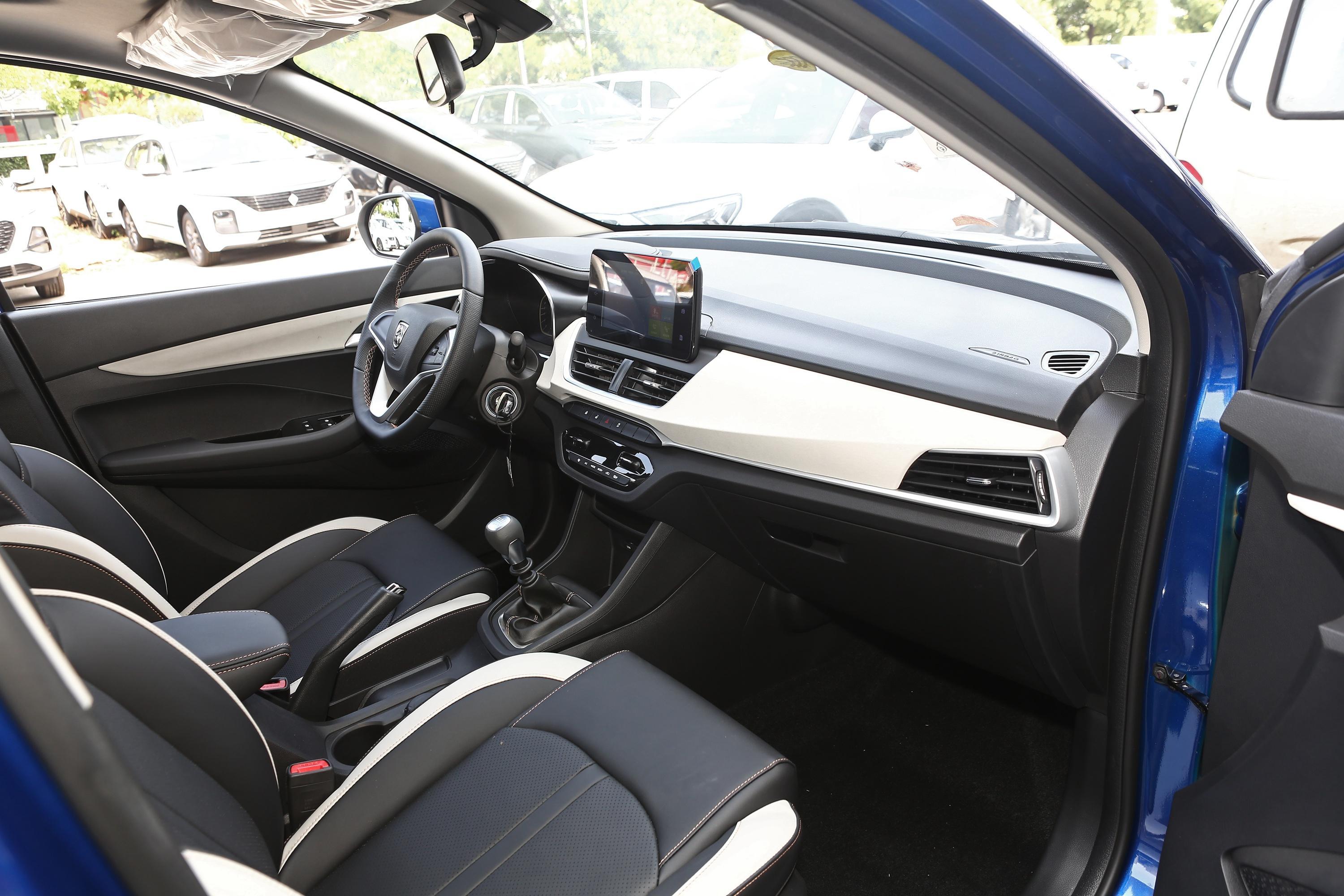 宝骏360内饰-轴距-发动机-易车