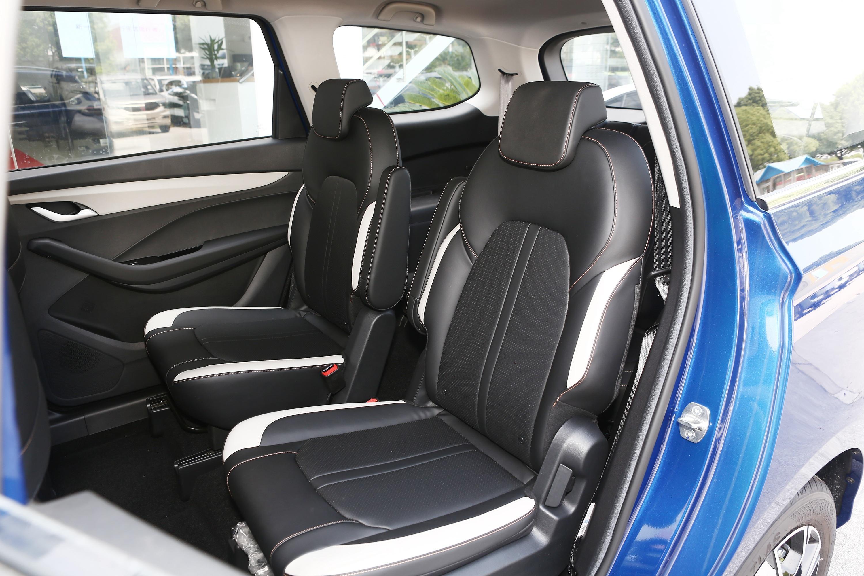 宝骏360手动空调后排配置