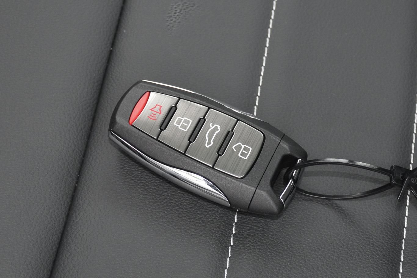 欧拉白猫小野猫版 401km 旗舰型 三元锂钥匙正面